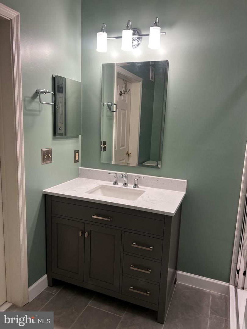 4950 BRENMAN PARK DR #203, ALEXANDRIA, Virginia 22304, 1 Bedroom Bedrooms, ,1 BathroomBathrooms,Residential,For sale,4950 BRENMAN PARK DR #203,VAAX2045030 MLS # VAAX2045030