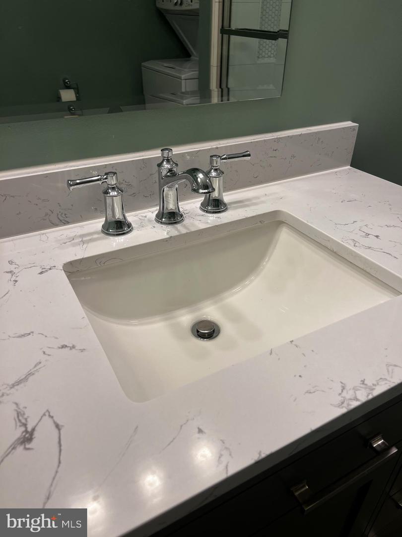 4950 BRENMAN PARK DR #203, ALEXANDRIA, Virginia 22304, 1 Bedroom Bedrooms, ,1 BathroomBathrooms,Residential,For sale,4950 BRENMAN PARK DR #203,VAAX2045030 MLS # VAAX2045030