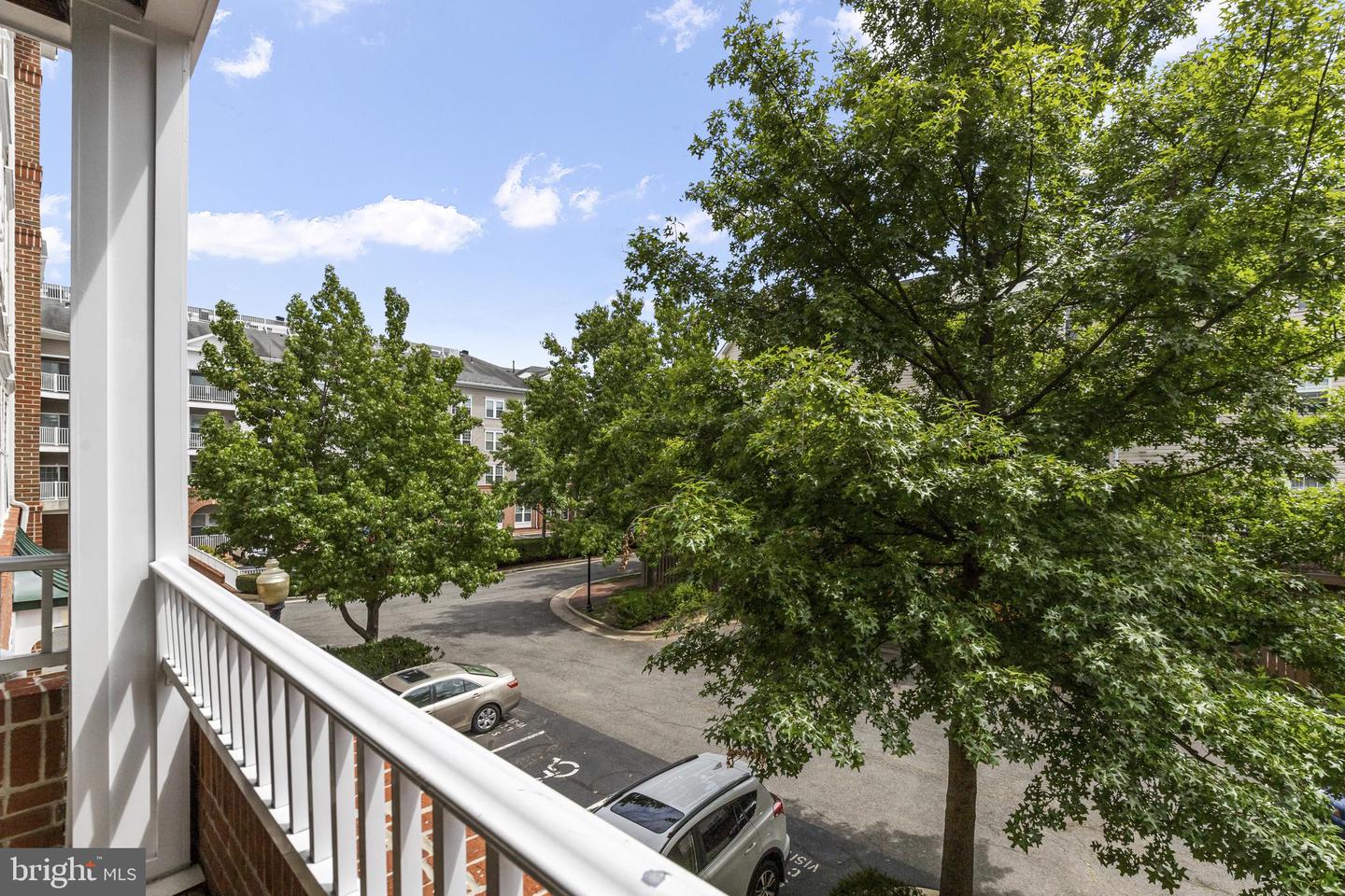 4950 BRENMAN PARK DR #203, ALEXANDRIA, Virginia 22304, 1 Bedroom Bedrooms, ,1 BathroomBathrooms,Residential,For sale,4950 BRENMAN PARK DR #203,VAAX2045030 MLS # VAAX2045030