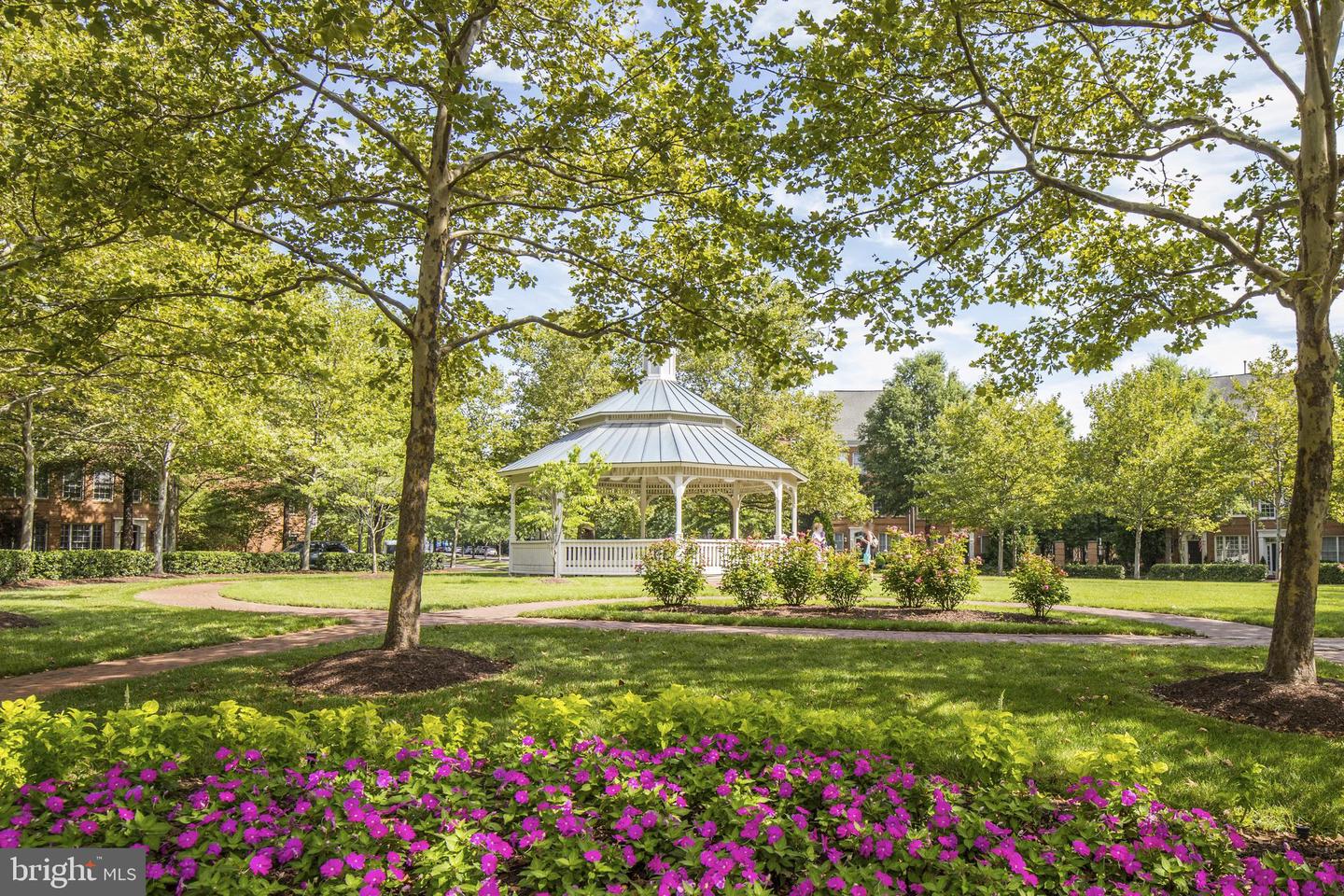 4950 BRENMAN PARK DR #203, ALEXANDRIA, Virginia 22304, 1 Bedroom Bedrooms, ,1 BathroomBathrooms,Residential,For sale,4950 BRENMAN PARK DR #203,VAAX2045030 MLS # VAAX2045030