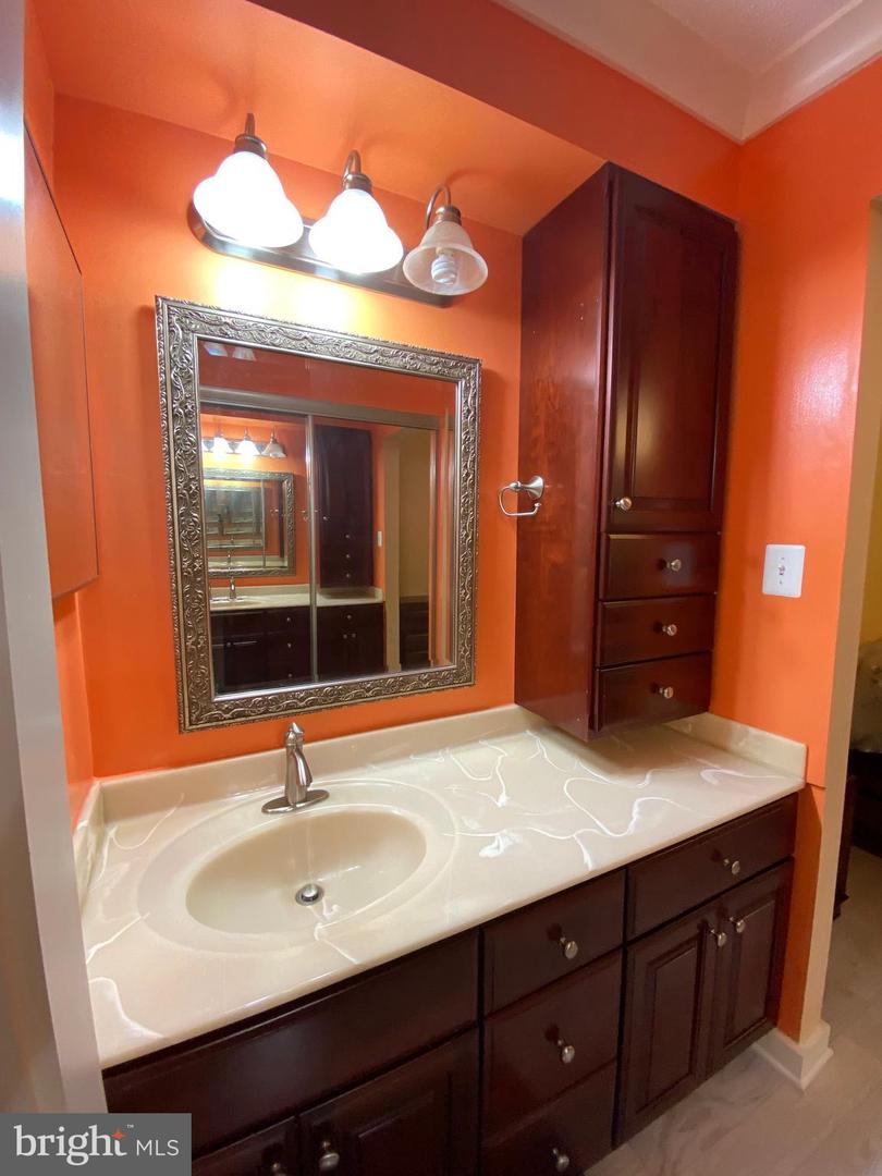 7596 A LAKESIDE VILLAGE DR, FALLS CHURCH, Virginia 22042, 1 Bedroom Bedrooms, ,1 BathroomBathrooms,Residential,For sale,7596 A LAKESIDE VILLAGE DR,VAFX2239020 MLS # VAFX2239020