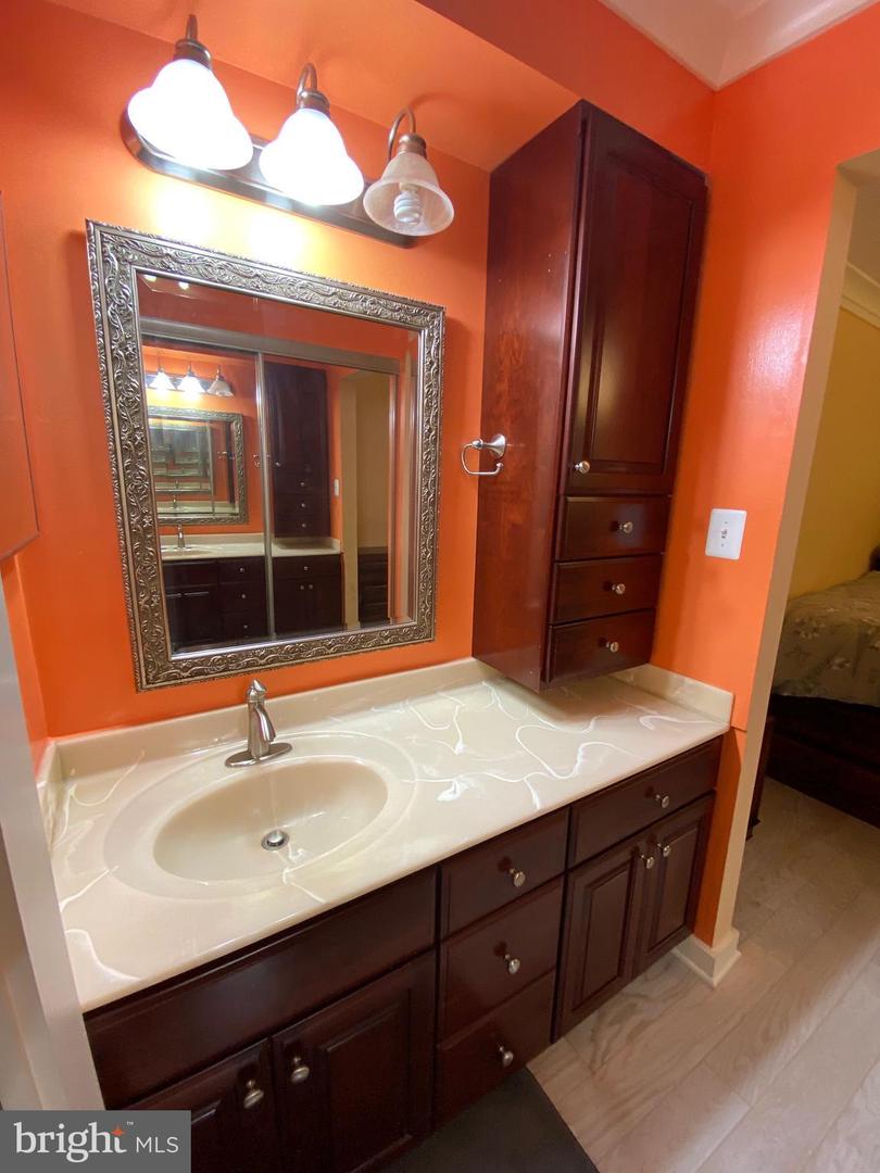 7596 A LAKESIDE VILLAGE DR, FALLS CHURCH, Virginia 22042, 1 Bedroom Bedrooms, ,1 BathroomBathrooms,Residential,For sale,7596 A LAKESIDE VILLAGE DR,VAFX2239020 MLS # VAFX2239020