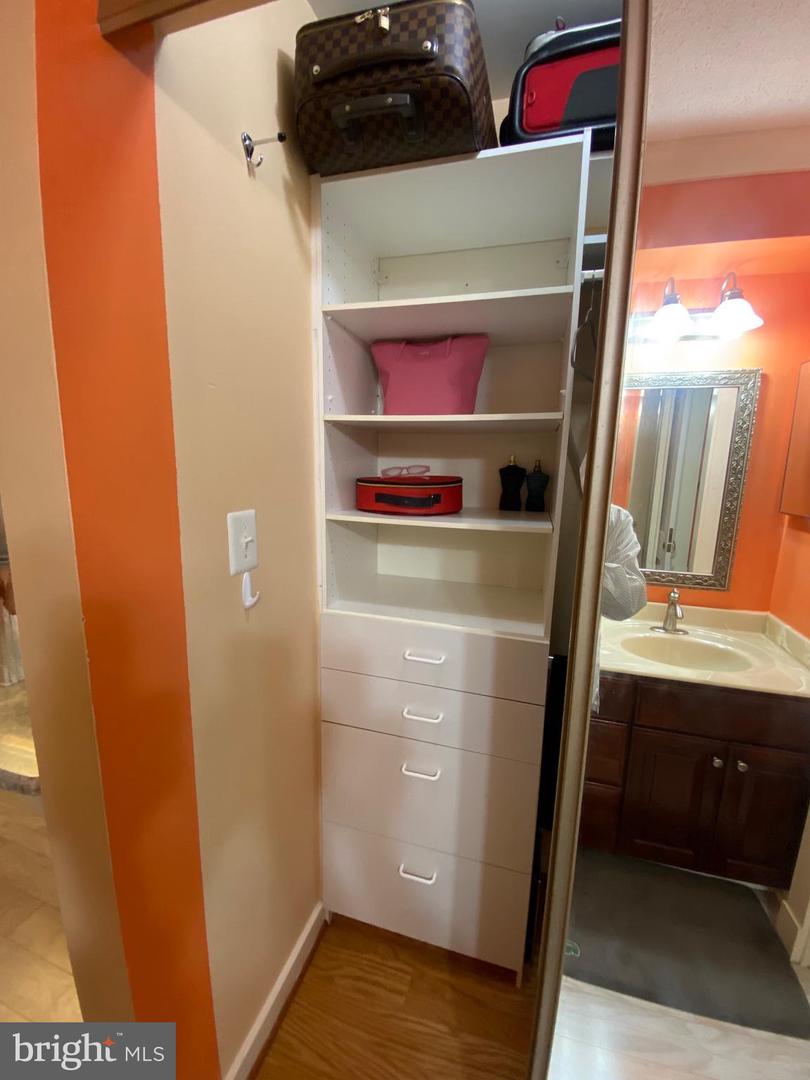 7596 A LAKESIDE VILLAGE DR, FALLS CHURCH, Virginia 22042, 1 Bedroom Bedrooms, ,1 BathroomBathrooms,Residential,For sale,7596 A LAKESIDE VILLAGE DR,VAFX2239020 MLS # VAFX2239020