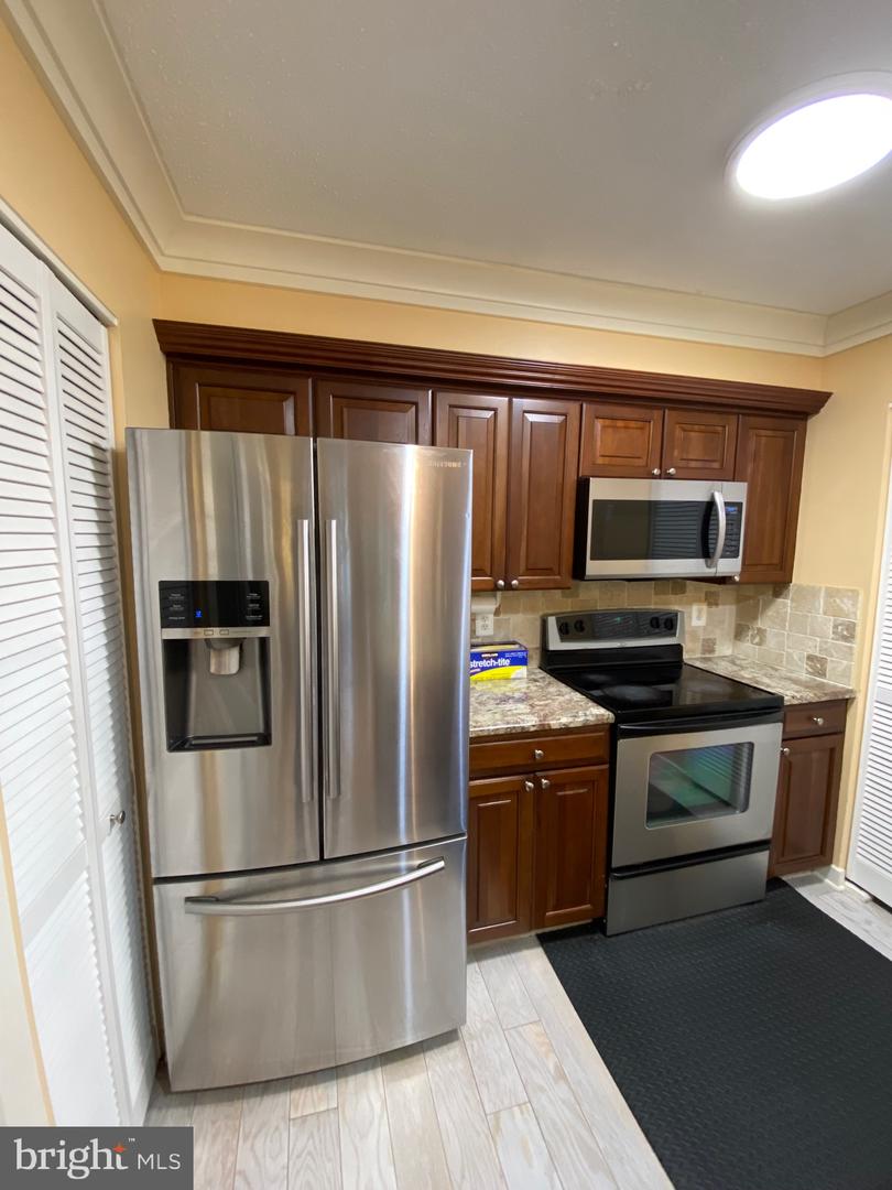 7596 A LAKESIDE VILLAGE DR, FALLS CHURCH, Virginia 22042, 1 Bedroom Bedrooms, ,1 BathroomBathrooms,Residential,For sale,7596 A LAKESIDE VILLAGE DR,VAFX2239020 MLS # VAFX2239020