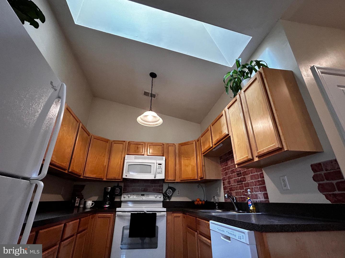 331 LORA DR, WOODSTOCK, Virginia 22664, 2 Bedrooms Bedrooms, ,2 BathroomsBathrooms,Residential,For sale,331 LORA DR,VASH2011410 MLS # VASH2011410