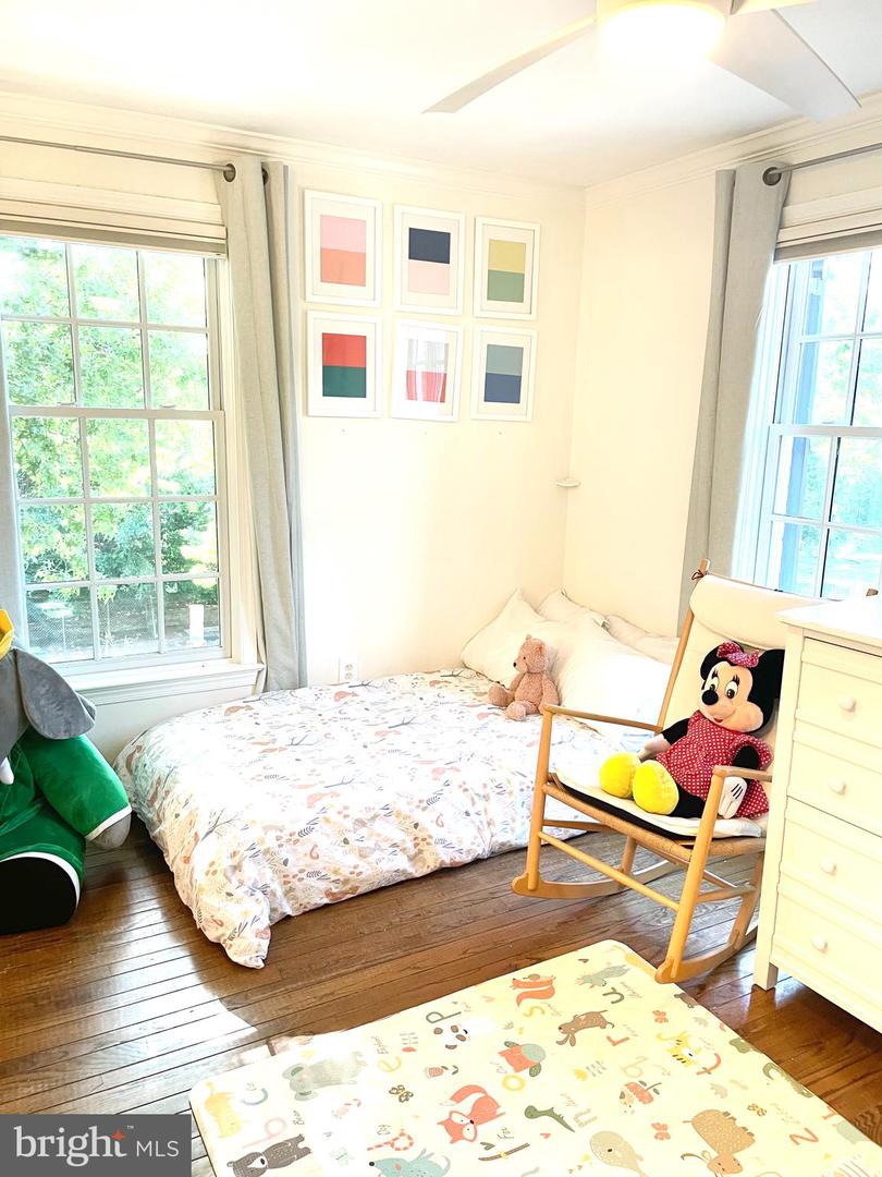 2538 QUEEN ANNES LN NW, WASHINGTON, District Of Columbia 20037, 3 Bedrooms Bedrooms, ,2 BathroomsBathrooms,Residential,For sale,2538 QUEEN ANNES LN NW,DCDC2199902 MLS # DCDC2199902