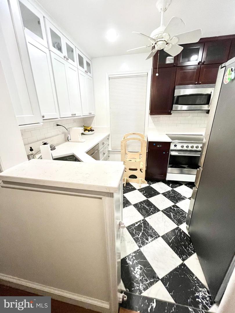 2538 QUEEN ANNES LN NW, WASHINGTON, District Of Columbia 20037, 3 Bedrooms Bedrooms, ,2 BathroomsBathrooms,Residential,For sale,2538 QUEEN ANNES LN NW,DCDC2199902 MLS # DCDC2199902