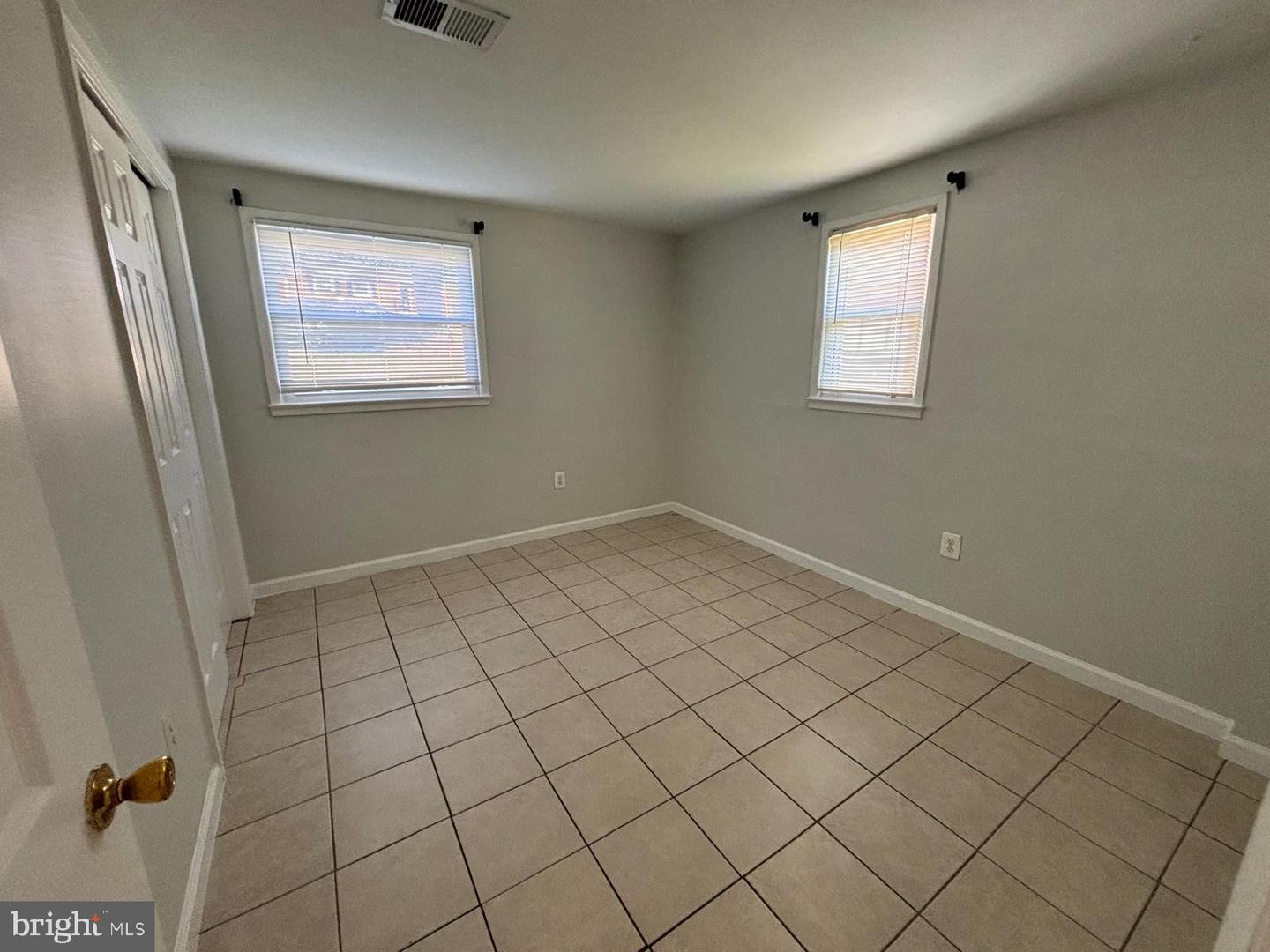 1811 HALIFAX RD, WOODBRIDGE, Virginia 22191, 6 Bedrooms Bedrooms, ,3 BathroomsBathrooms,Residential,For sale,1811 HALIFAX RD,VAPW2094364 MLS # VAPW2094364