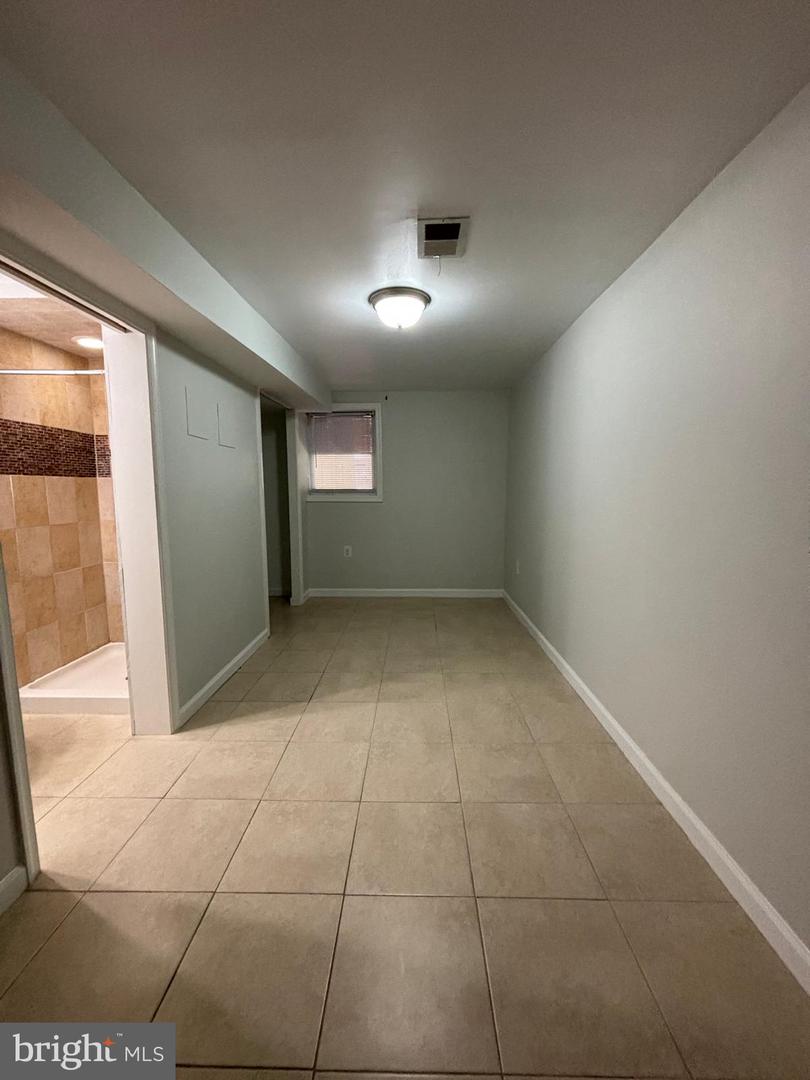 1811 HALIFAX RD, WOODBRIDGE, Virginia 22191, 6 Bedrooms Bedrooms, ,3 BathroomsBathrooms,Residential,For sale,1811 HALIFAX RD,VAPW2094364 MLS # VAPW2094364