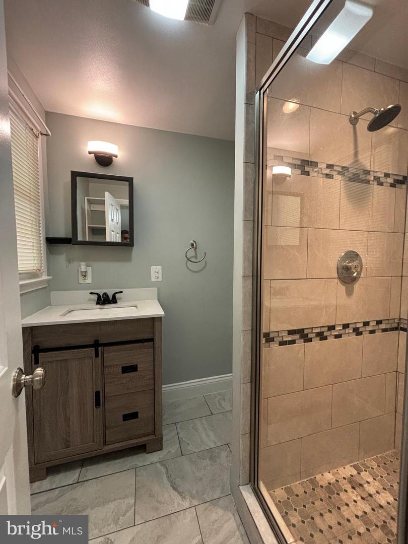 1811 HALIFAX RD, WOODBRIDGE, Virginia 22191, 6 Bedrooms Bedrooms, ,3 BathroomsBathrooms,Residential,For sale,1811 HALIFAX RD,VAPW2094364 MLS # VAPW2094364