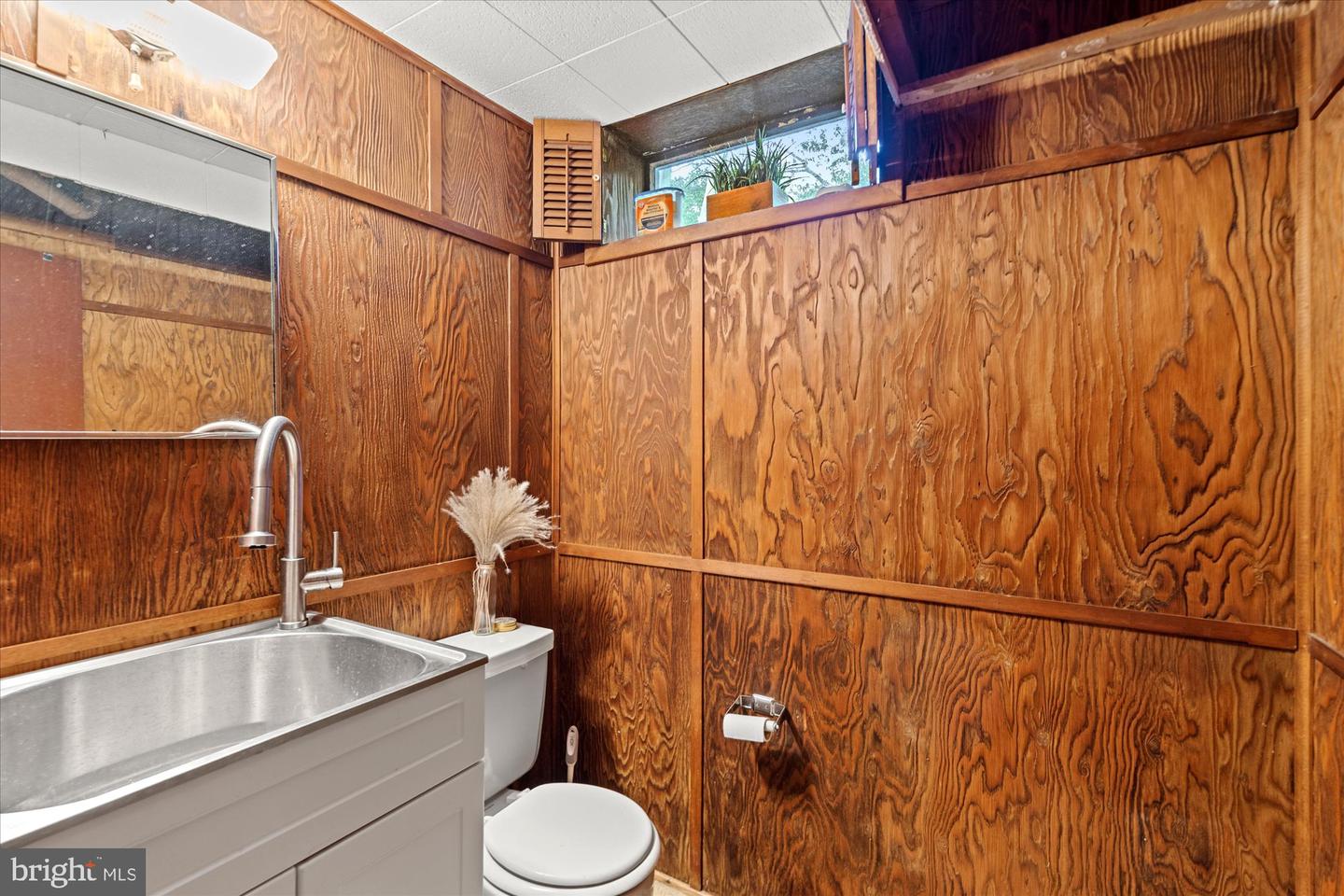 1010 CROTON DR, ALEXANDRIA, Virginia 22308, 3 Bedrooms Bedrooms, ,2 BathroomsBathrooms,Residential,For sale,1010 CROTON DR,VAFX2240462 MLS # VAFX2240462
