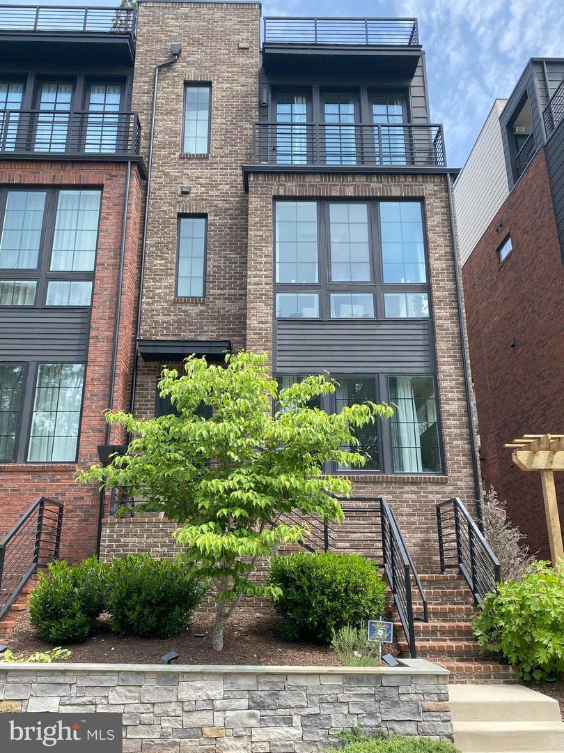 11734 SUNRISE VALLEY DR, RESTON, Virginia 20191, 3 Bedrooms Bedrooms, ,3 BathroomsBathrooms,Residential,For sale,11734 SUNRISE VALLEY DR,VAFX2240584 MLS # VAFX2240584