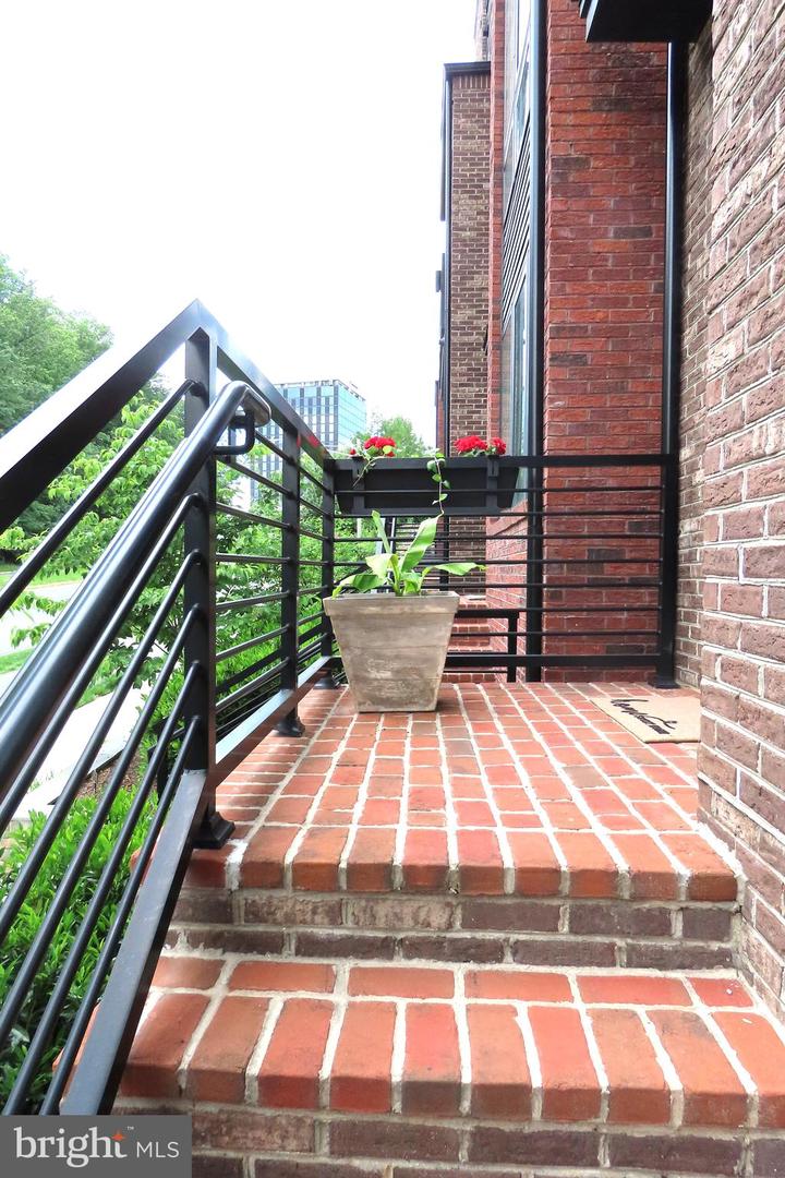 11734 SUNRISE VALLEY DR, RESTON, Virginia 20191, 3 Bedrooms Bedrooms, ,3 BathroomsBathrooms,Residential,For sale,11734 SUNRISE VALLEY DR,VAFX2240584 MLS # VAFX2240584