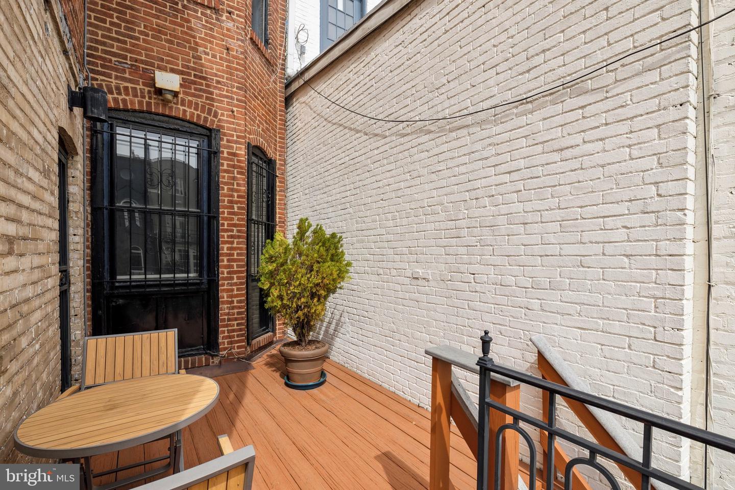 2012 R ST NW, WASHINGTON, District Of Columbia 20009, 6 Bedrooms Bedrooms, ,3 BathroomsBathrooms,Residential,For sale,2012 R ST NW,DCDC2200502 MLS # DCDC2200502