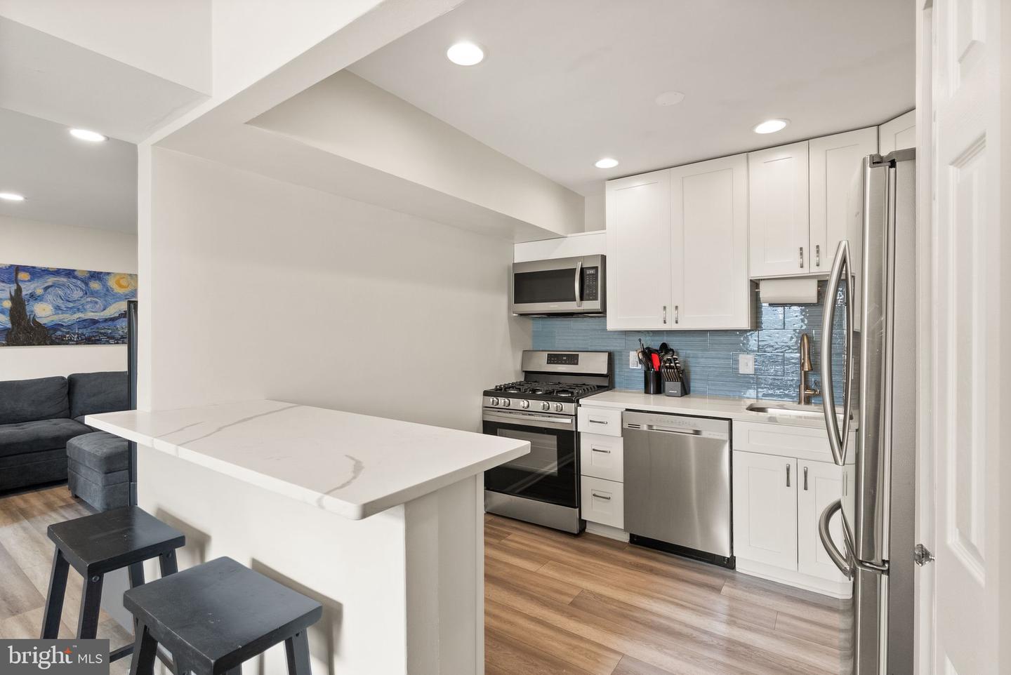 7 CANTERBURY SQ #401, ALEXANDRIA, Virginia 22304, 2 Bedrooms Bedrooms, ,1 BathroomBathrooms,Residential,For sale,7 CANTERBURY SQ #401,VAAX2045330 MLS # VAAX2045330