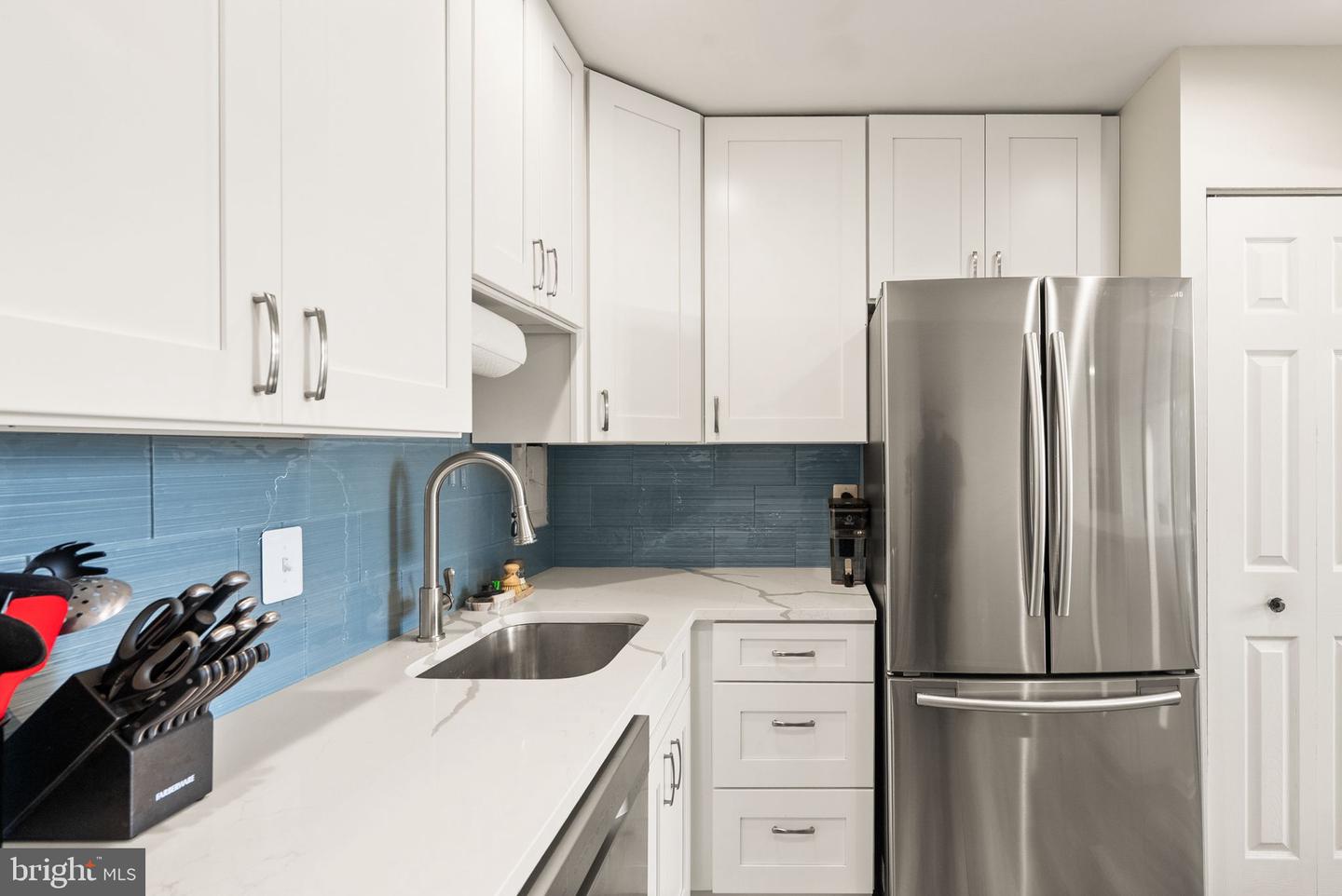 7 CANTERBURY SQ #401, ALEXANDRIA, Virginia 22304, 2 Bedrooms Bedrooms, ,1 BathroomBathrooms,Residential,For sale,7 CANTERBURY SQ #401,VAAX2045330 MLS # VAAX2045330