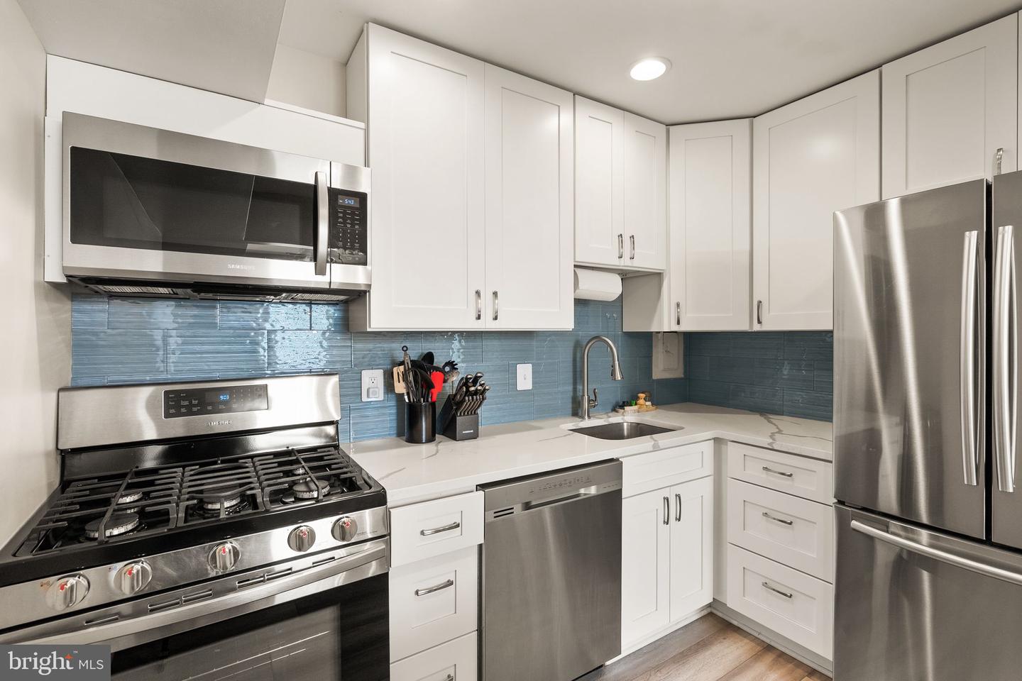 7 CANTERBURY SQ #401, ALEXANDRIA, Virginia 22304, 2 Bedrooms Bedrooms, ,1 BathroomBathrooms,Residential,For sale,7 CANTERBURY SQ #401,VAAX2045330 MLS # VAAX2045330
