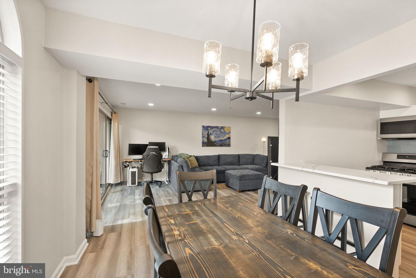 7 CANTERBURY SQ #401, ALEXANDRIA, Virginia 22304, 2 Bedrooms Bedrooms, ,1 BathroomBathrooms,Residential,For sale,7 CANTERBURY SQ #401,VAAX2045330 MLS # VAAX2045330