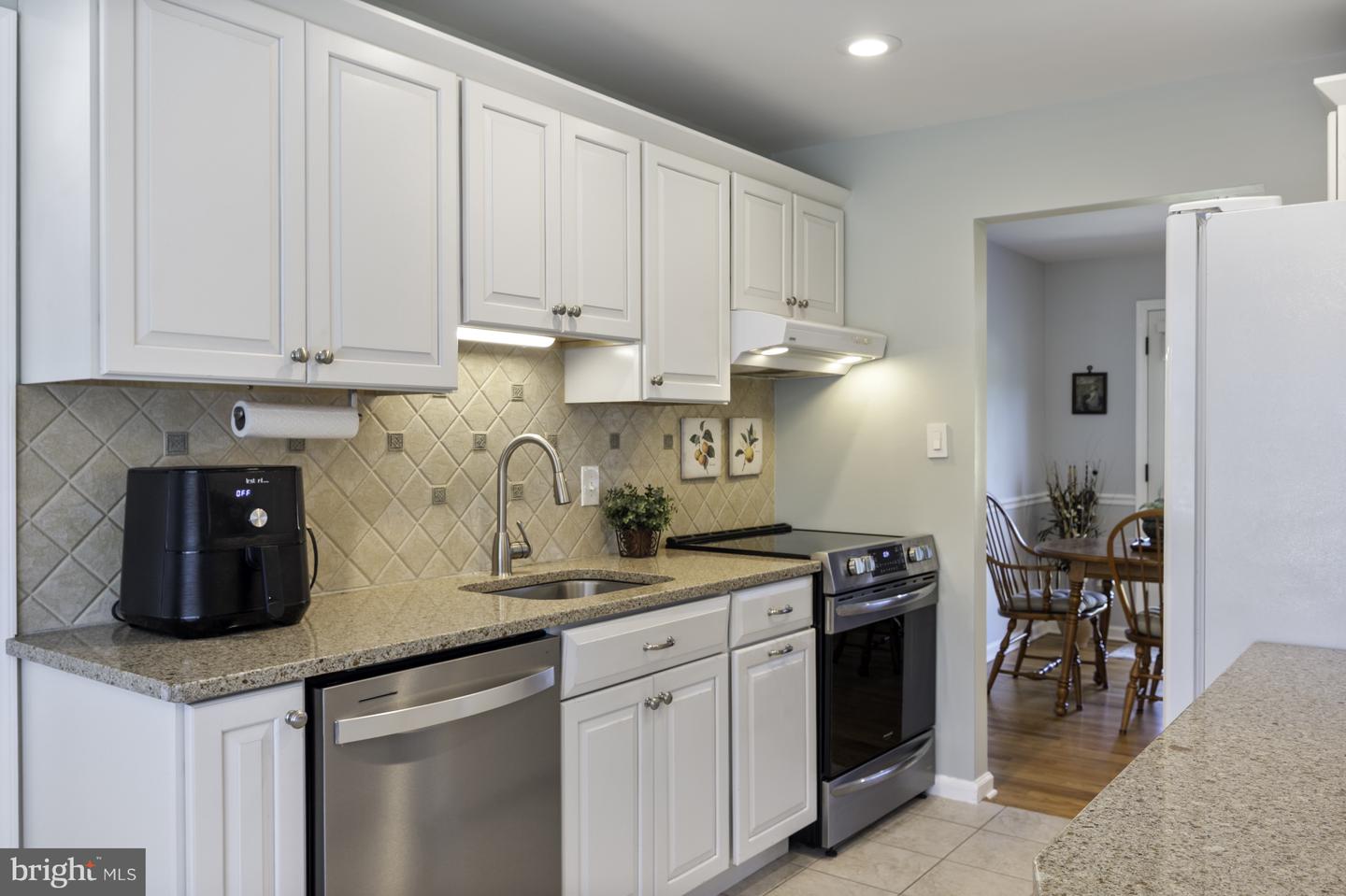 2232 CANDLEWOOD DR, ALEXANDRIA, Virginia 22308, 5 Bedrooms Bedrooms, ,2 BathroomsBathrooms,Residential,For sale,2232 CANDLEWOOD DR,VAFX2240864 MLS # VAFX2240864