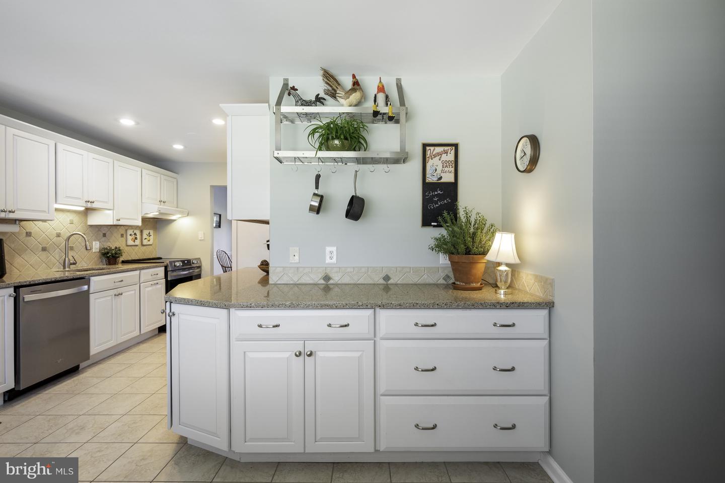 2232 CANDLEWOOD DR, ALEXANDRIA, Virginia 22308, 5 Bedrooms Bedrooms, ,2 BathroomsBathrooms,Residential,For sale,2232 CANDLEWOOD DR,VAFX2240864 MLS # VAFX2240864