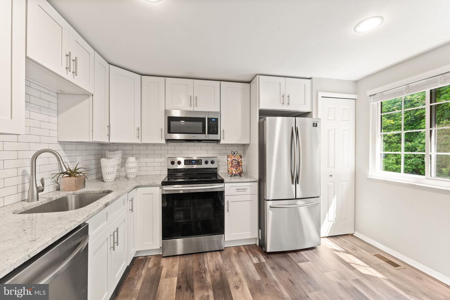 5527 INVERNESS WOODS CT, FAIRFAX, Virginia 22032, 3 Bedrooms Bedrooms, ,3 BathroomsBathrooms,Residential,For sale,5527 INVERNESS WOODS CT,VAFX2241084 MLS # VAFX2241084