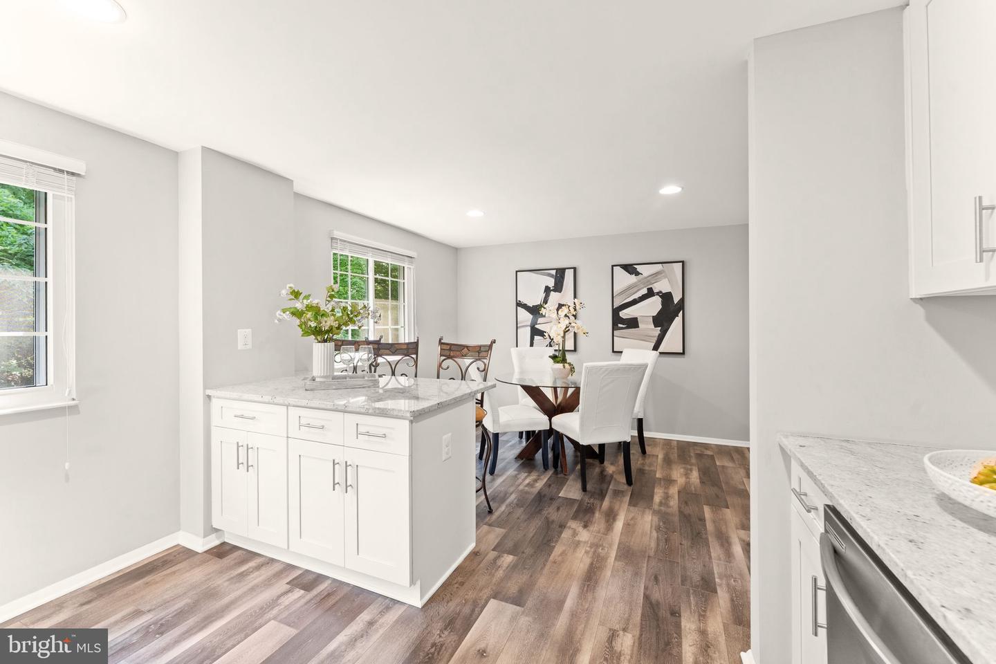 5527 INVERNESS WOODS CT, FAIRFAX, Virginia 22032, 3 Bedrooms Bedrooms, ,3 BathroomsBathrooms,Residential,For sale,5527 INVERNESS WOODS CT,VAFX2241084 MLS # VAFX2241084