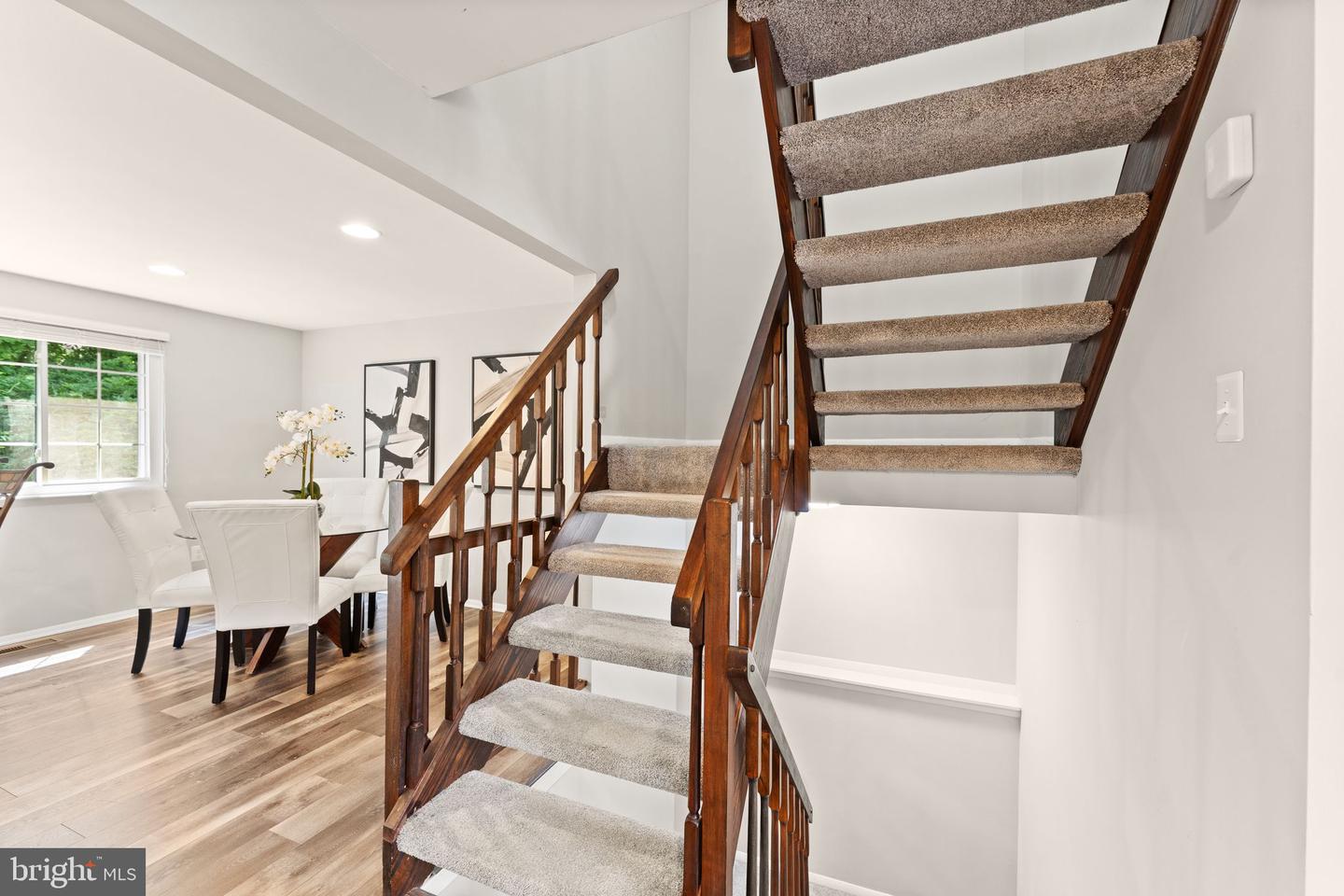 5527 INVERNESS WOODS CT, FAIRFAX, Virginia 22032, 3 Bedrooms Bedrooms, ,3 BathroomsBathrooms,Residential,For sale,5527 INVERNESS WOODS CT,VAFX2241084 MLS # VAFX2241084