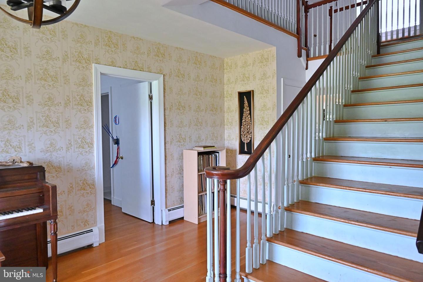 9706 FAIRWAY DR, NEW MARKET, Virginia 22844, 5 Bedrooms Bedrooms, ,2 BathroomsBathrooms,Residential,For sale,9706 FAIRWAY DR,VASH2011480 MLS # VASH2011480