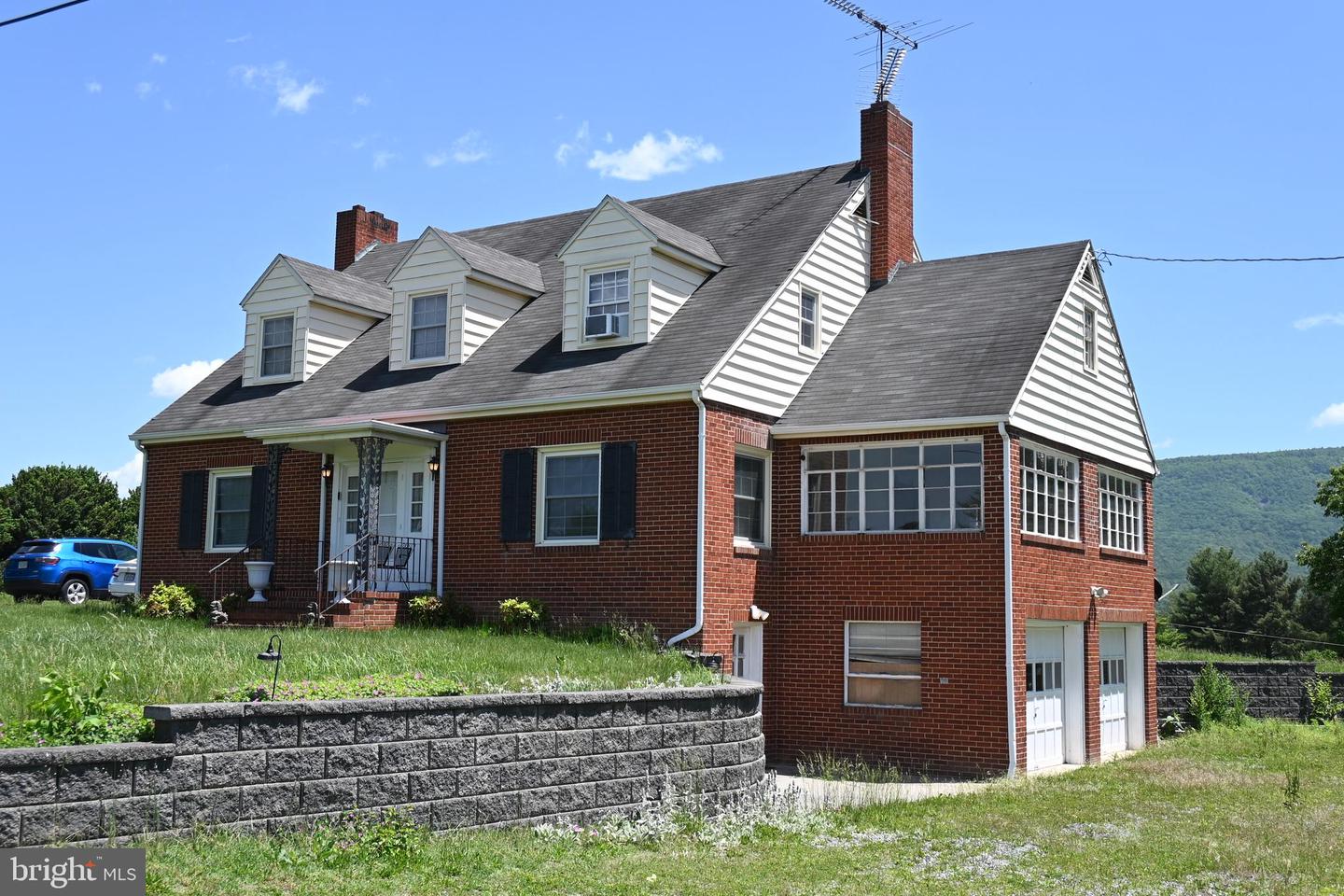 9706 FAIRWAY DR, NEW MARKET, Virginia 22844, 5 Bedrooms Bedrooms, ,2 BathroomsBathrooms,Residential,For sale,9706 FAIRWAY DR,VASH2011480 MLS # VASH2011480