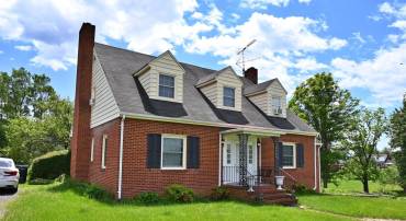 9706 FAIRWAY DR, NEW MARKET, Virginia 22844, 5 Bedrooms Bedrooms, ,2 BathroomsBathrooms,Residential,For sale,9706 FAIRWAY DR,VASH2011480 MLS # VASH2011480