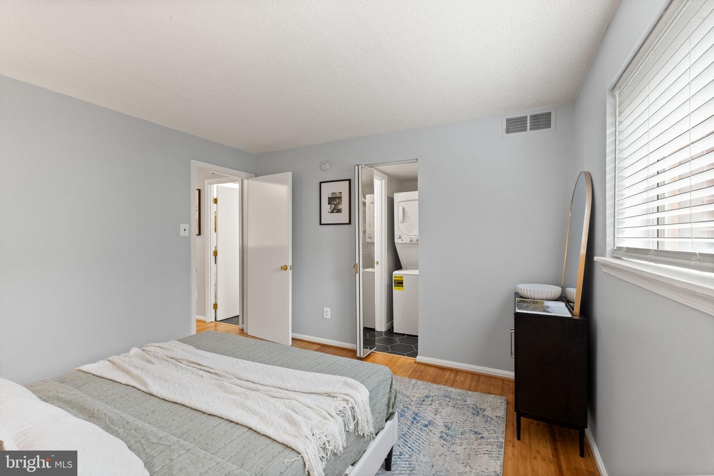 122 N BEDFORD ST #A, ARLINGTON, Virginia 22201, 1 Bedroom Bedrooms, ,1 BathroomBathrooms,Residential,For sale,122 N BEDFORD ST #A,VAAR2057660 MLS # VAAR2057660