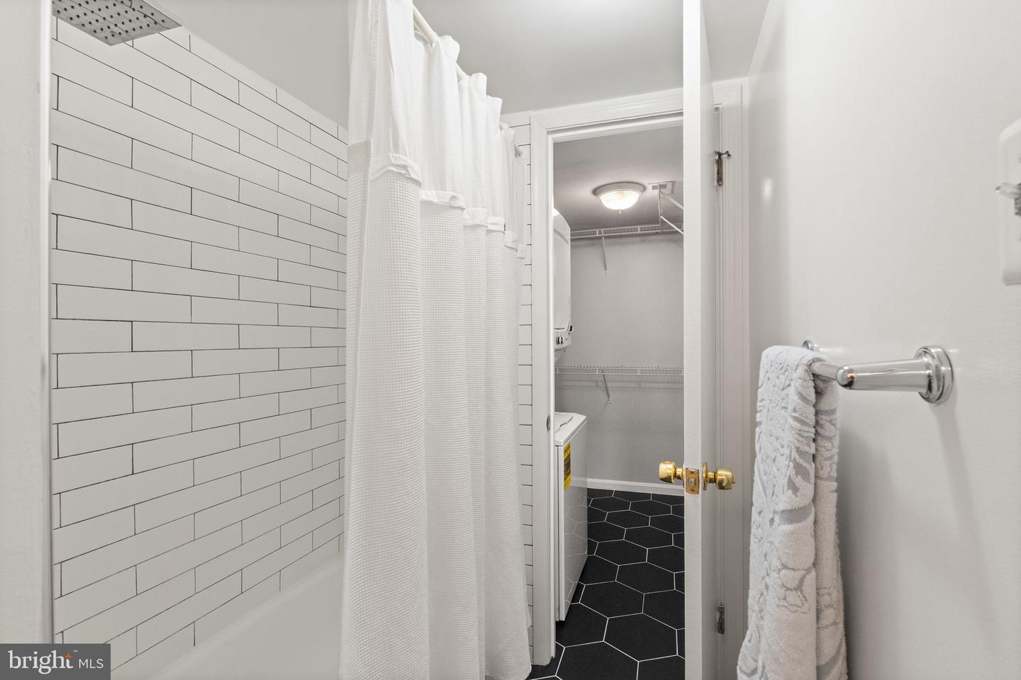 122 N BEDFORD ST #A, ARLINGTON, Virginia 22201, 1 Bedroom Bedrooms, ,1 BathroomBathrooms,Residential,For sale,122 N BEDFORD ST #A,VAAR2057660 MLS # VAAR2057660