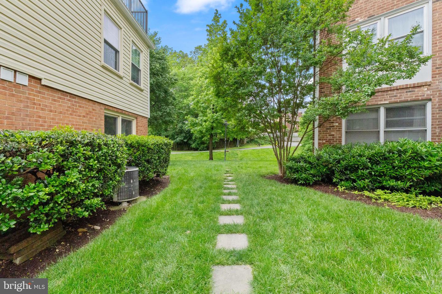 122 N BEDFORD ST #A, ARLINGTON, Virginia 22201, 1 Bedroom Bedrooms, ,1 BathroomBathrooms,Residential,For sale,122 N BEDFORD ST #A,VAAR2057660 MLS # VAAR2057660