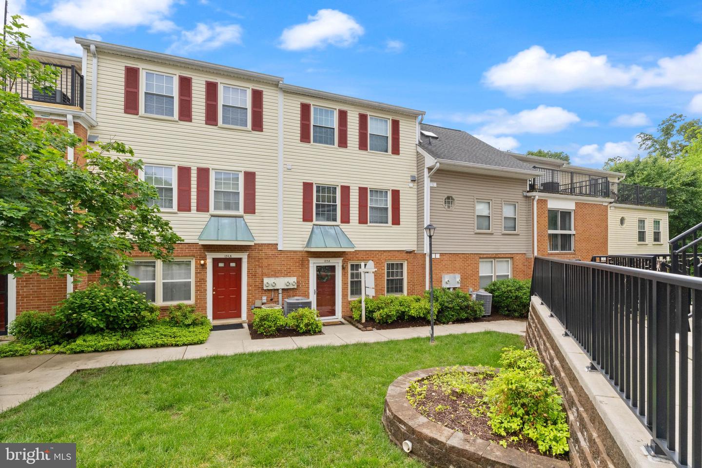122 N BEDFORD ST #A, ARLINGTON, Virginia 22201, 1 Bedroom Bedrooms, ,1 BathroomBathrooms,Residential,For sale,122 N BEDFORD ST #A,VAAR2057660 MLS # VAAR2057660