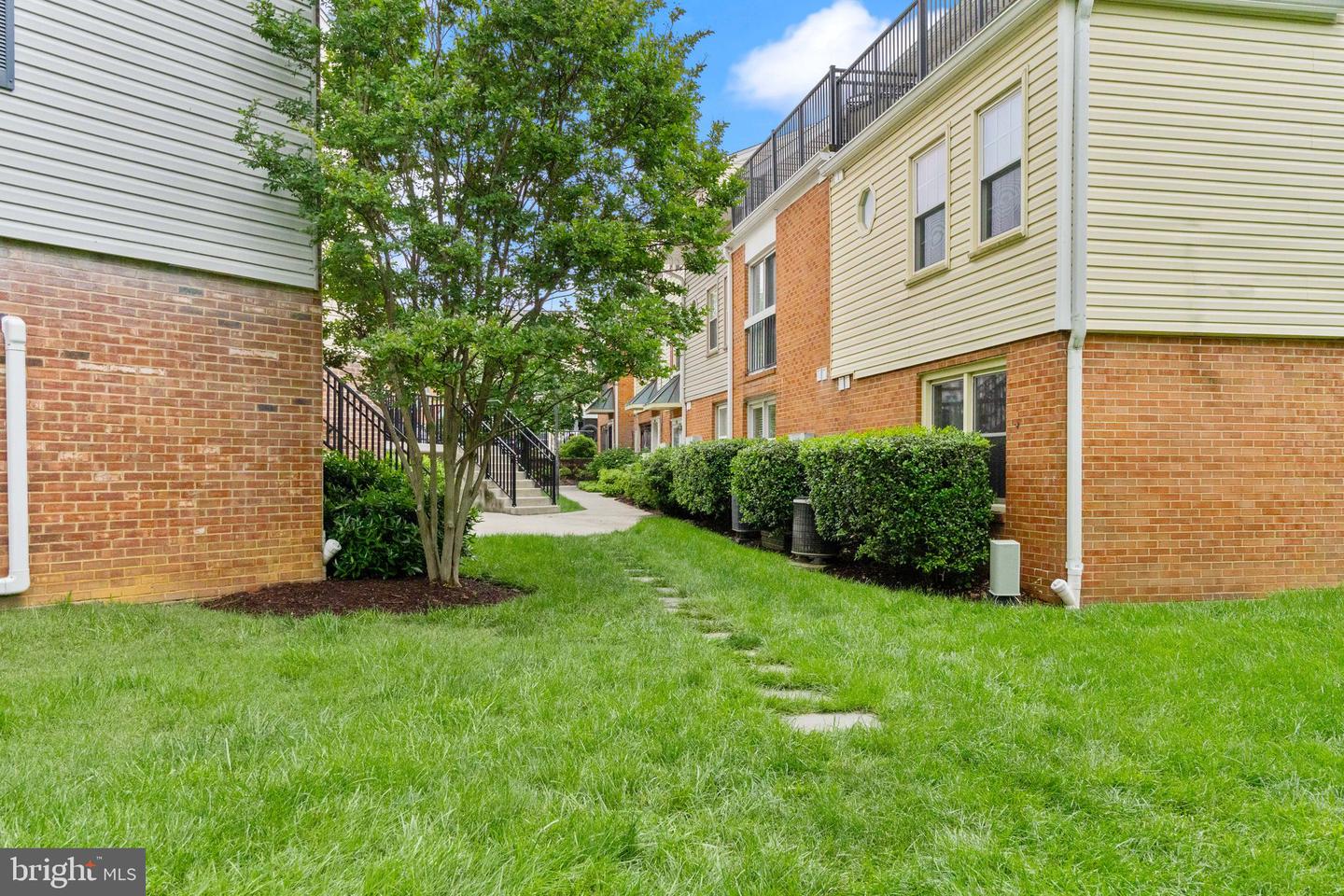 122 N BEDFORD ST #A, ARLINGTON, Virginia 22201, 1 Bedroom Bedrooms, ,1 BathroomBathrooms,Residential,For sale,122 N BEDFORD ST #A,VAAR2057660 MLS # VAAR2057660