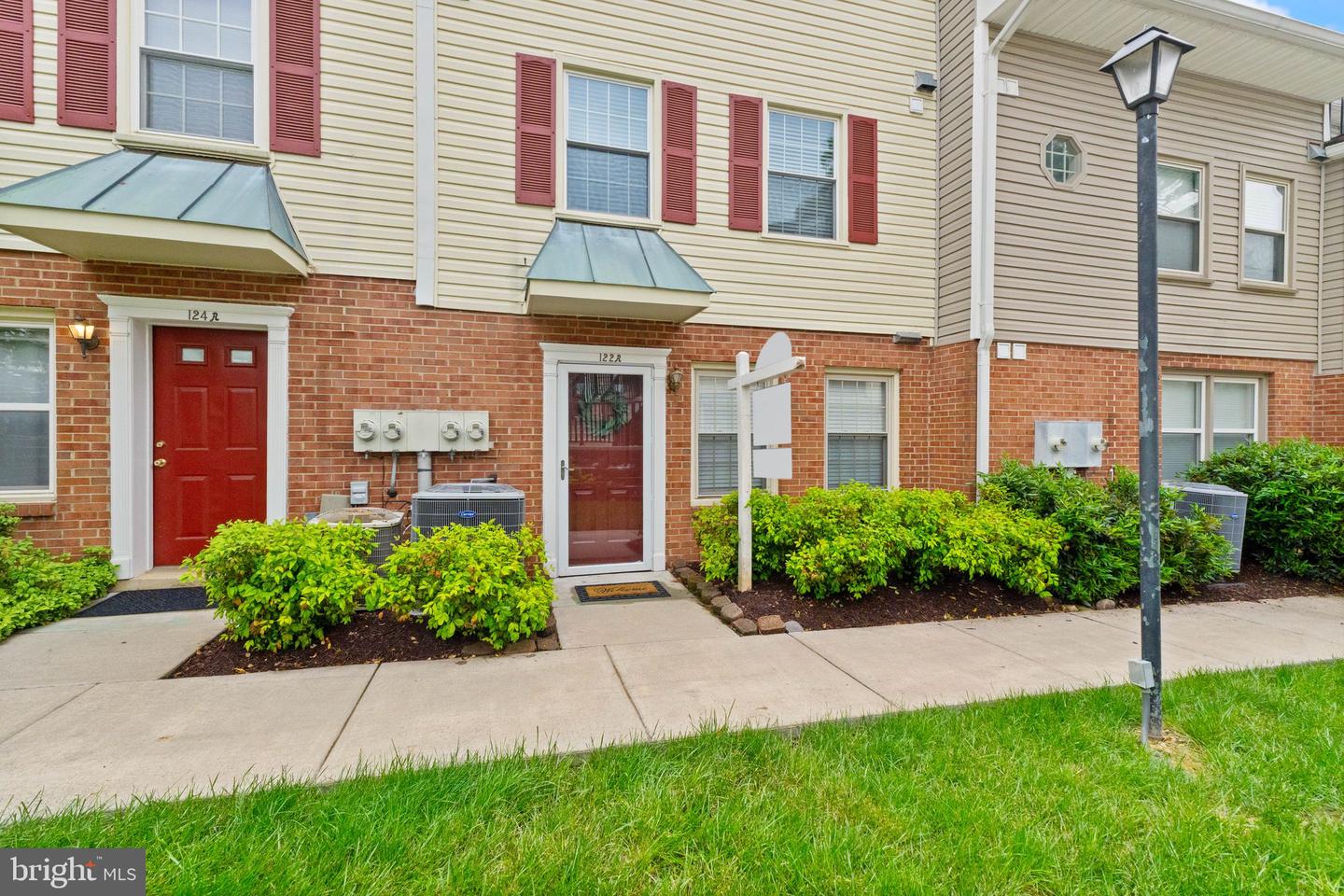 122 N BEDFORD ST #A, ARLINGTON, Virginia 22201, 1 Bedroom Bedrooms, ,1 BathroomBathrooms,Residential,For sale,122 N BEDFORD ST #A,VAAR2057660 MLS # VAAR2057660