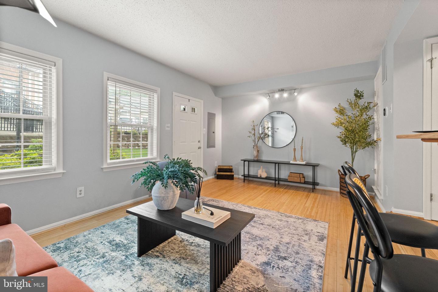 122 N BEDFORD ST #A, ARLINGTON, Virginia 22201, 1 Bedroom Bedrooms, ,1 BathroomBathrooms,Residential,For sale,122 N BEDFORD ST #A,VAAR2057660 MLS # VAAR2057660