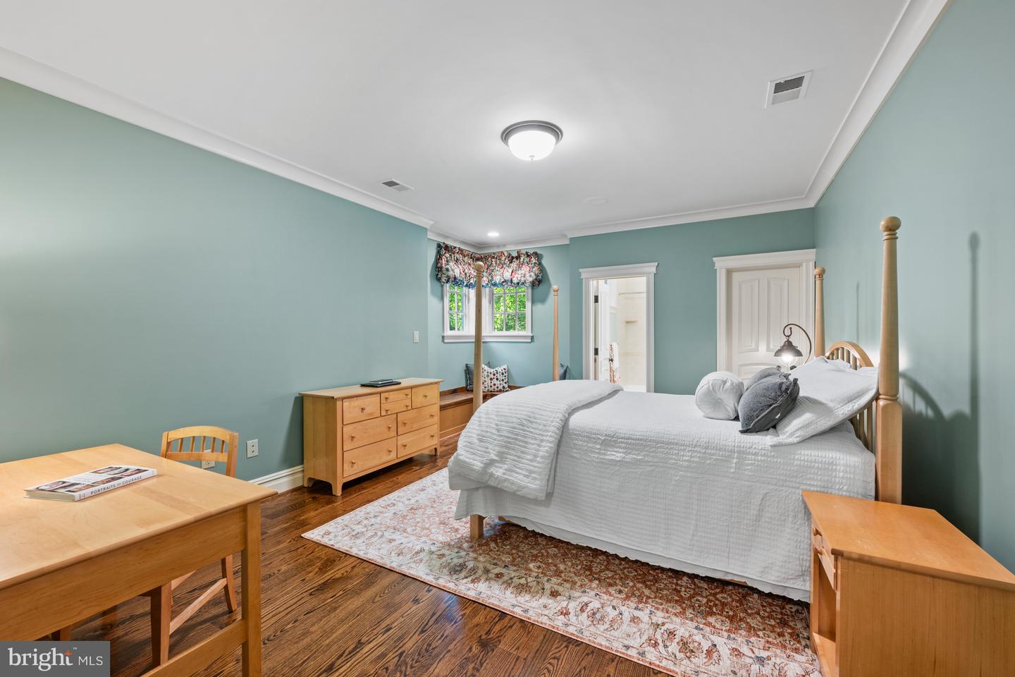 601 UTTERBACK STORE RD, GREAT FALLS, Virginia 22066, 5 Bedrooms Bedrooms, ,5 BathroomsBathrooms,Residential,For sale,601 UTTERBACK STORE RD,VAFX2241716 MLS # VAFX2241716