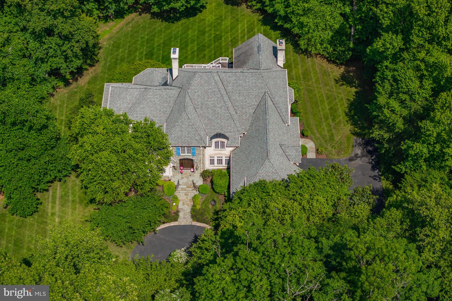 601 UTTERBACK STORE RD, GREAT FALLS, Virginia 22066, 5 Bedrooms Bedrooms, ,5 BathroomsBathrooms,Residential,For sale,601 UTTERBACK STORE RD,VAFX2241716 MLS # VAFX2241716