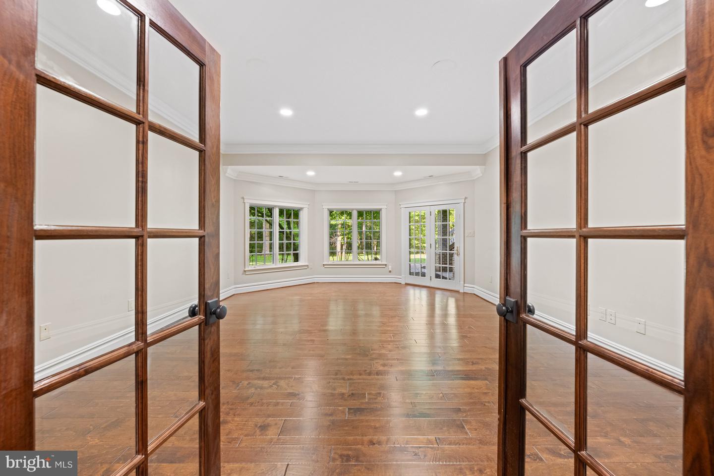601 UTTERBACK STORE RD, GREAT FALLS, Virginia 22066, 5 Bedrooms Bedrooms, ,5 BathroomsBathrooms,Residential,For sale,601 UTTERBACK STORE RD,VAFX2241716 MLS # VAFX2241716
