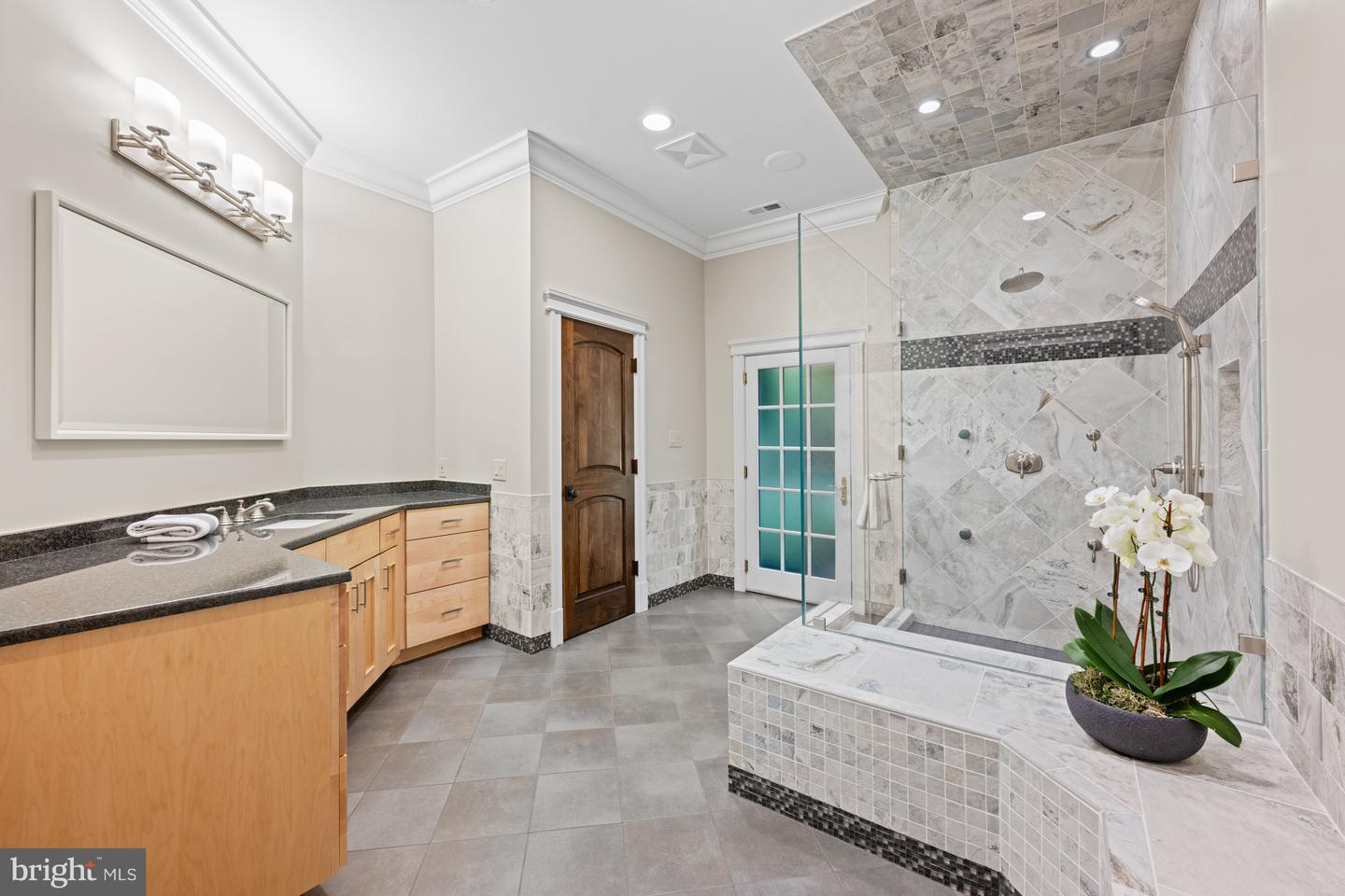 601 UTTERBACK STORE RD, GREAT FALLS, Virginia 22066, 5 Bedrooms Bedrooms, ,5 BathroomsBathrooms,Residential,For sale,601 UTTERBACK STORE RD,VAFX2241716 MLS # VAFX2241716
