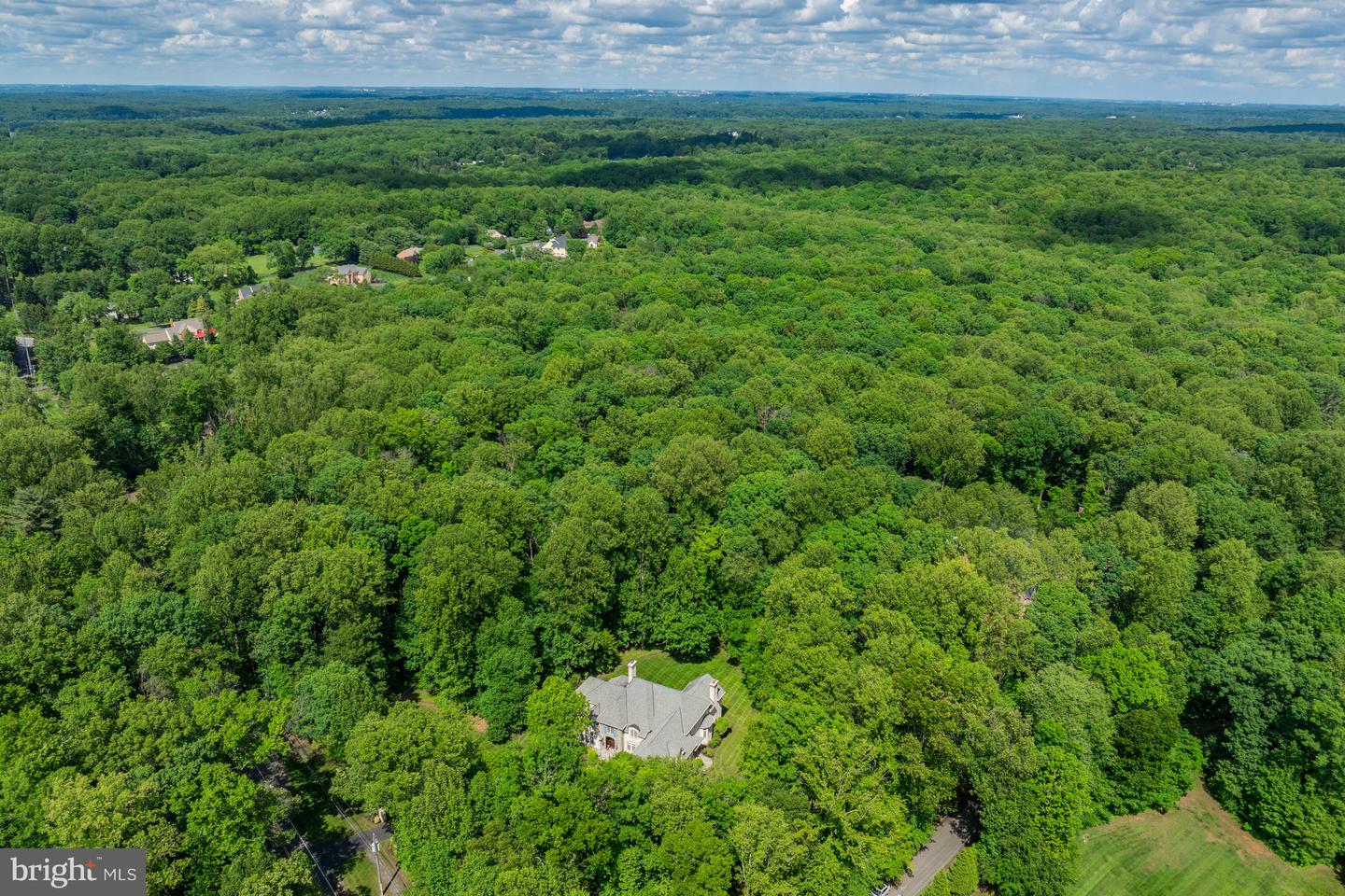 601 UTTERBACK STORE RD, GREAT FALLS, Virginia 22066, 5 Bedrooms Bedrooms, ,5 BathroomsBathrooms,Residential,For sale,601 UTTERBACK STORE RD,VAFX2241716 MLS # VAFX2241716