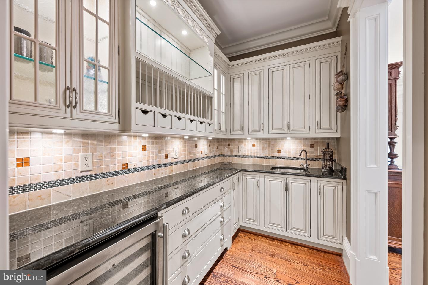 601 UTTERBACK STORE RD, GREAT FALLS, Virginia 22066, 5 Bedrooms Bedrooms, ,5 BathroomsBathrooms,Residential,For sale,601 UTTERBACK STORE RD,VAFX2241716 MLS # VAFX2241716