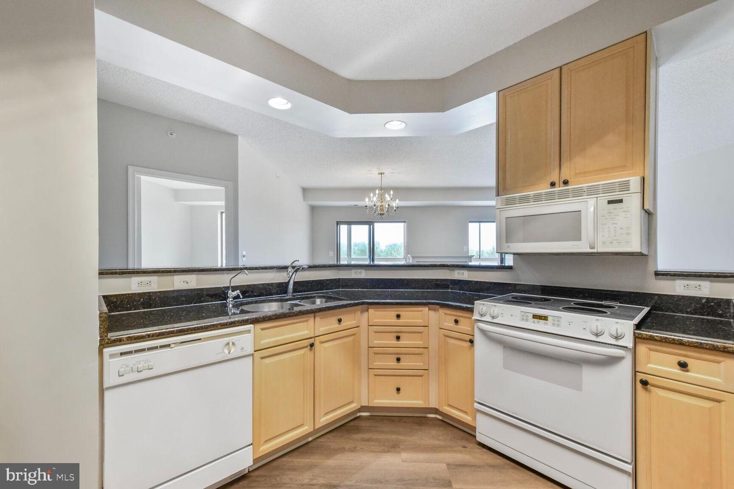 19375 CYPRESS RIDGE TER #212, LEESBURG, Virginia 20176, 3 Bedrooms Bedrooms, 8 Rooms Rooms,2 BathroomsBathrooms,Residential,For sale,19375 CYPRESS RIDGE TER #212,VALO2097230 MLS # VALO2097230