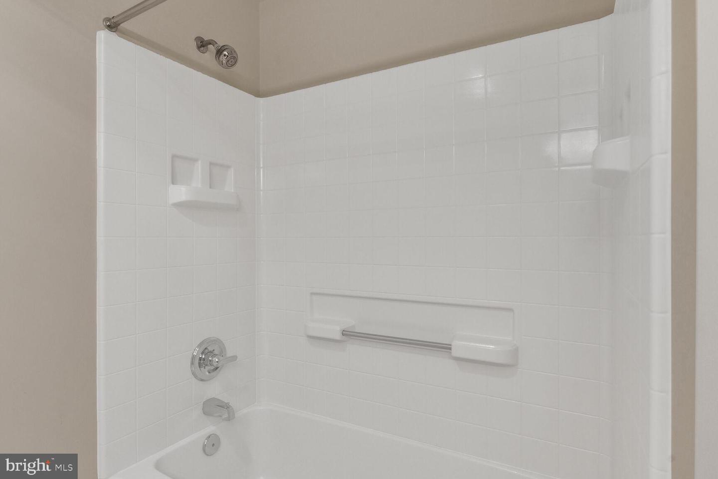 19375 CYPRESS RIDGE TER #212, LEESBURG, Virginia 20176, 3 Bedrooms Bedrooms, 8 Rooms Rooms,2 BathroomsBathrooms,Residential,For sale,19375 CYPRESS RIDGE TER #212,VALO2097230 MLS # VALO2097230