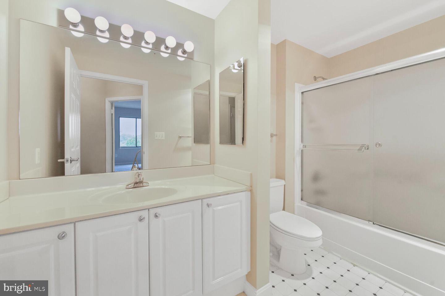 19375 CYPRESS RIDGE TER #212, LEESBURG, Virginia 20176, 3 Bedrooms Bedrooms, 8 Rooms Rooms,2 BathroomsBathrooms,Residential,For sale,19375 CYPRESS RIDGE TER #212,VALO2097230 MLS # VALO2097230