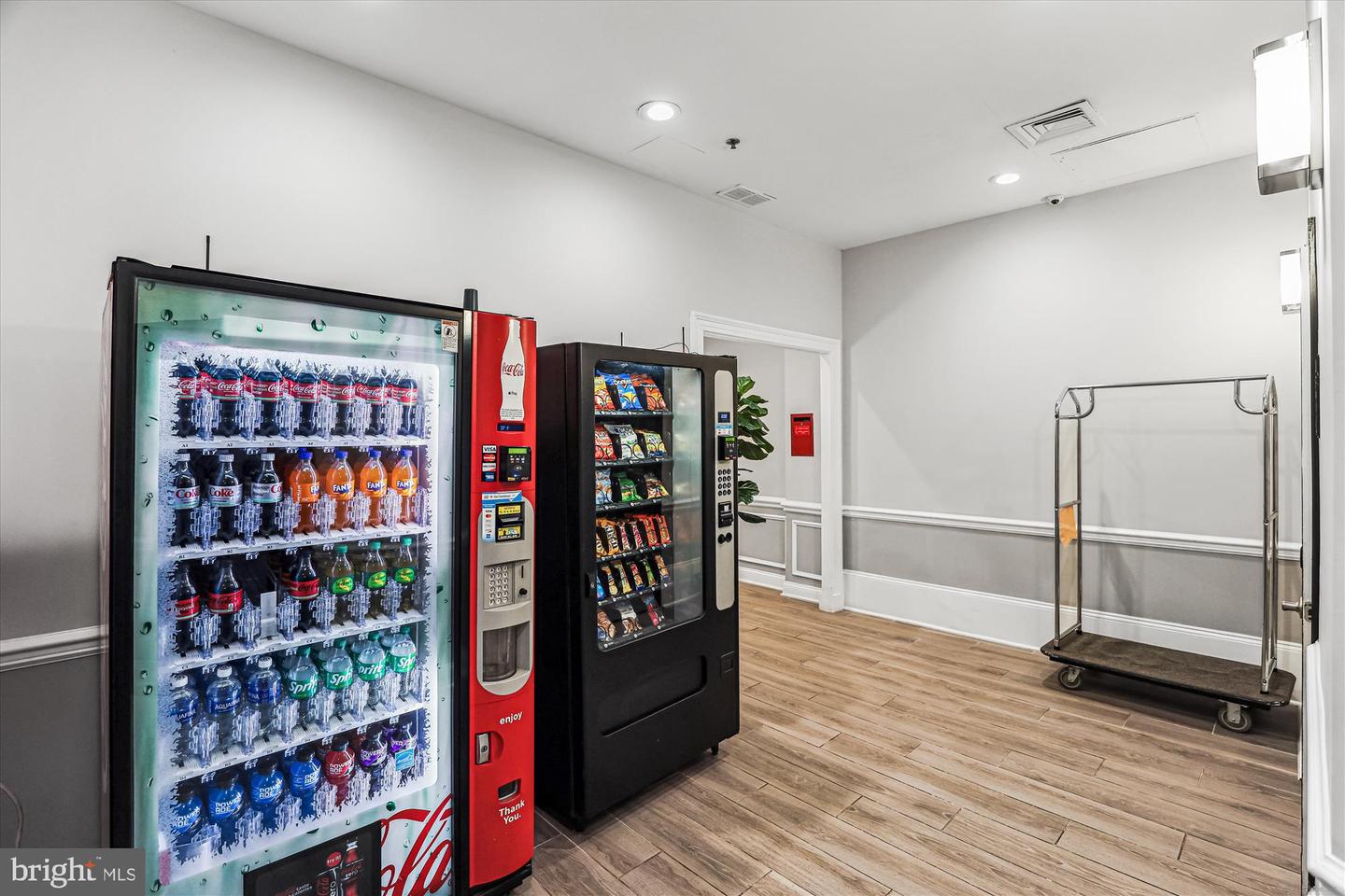 1001 N VERMONT ST #812, ARLINGTON, Virginia 22201, 1 Bedroom Bedrooms, ,1 BathroomBathrooms,Residential,For sale,1001 N VERMONT ST #812,VAAR2057842 MLS # VAAR2057842