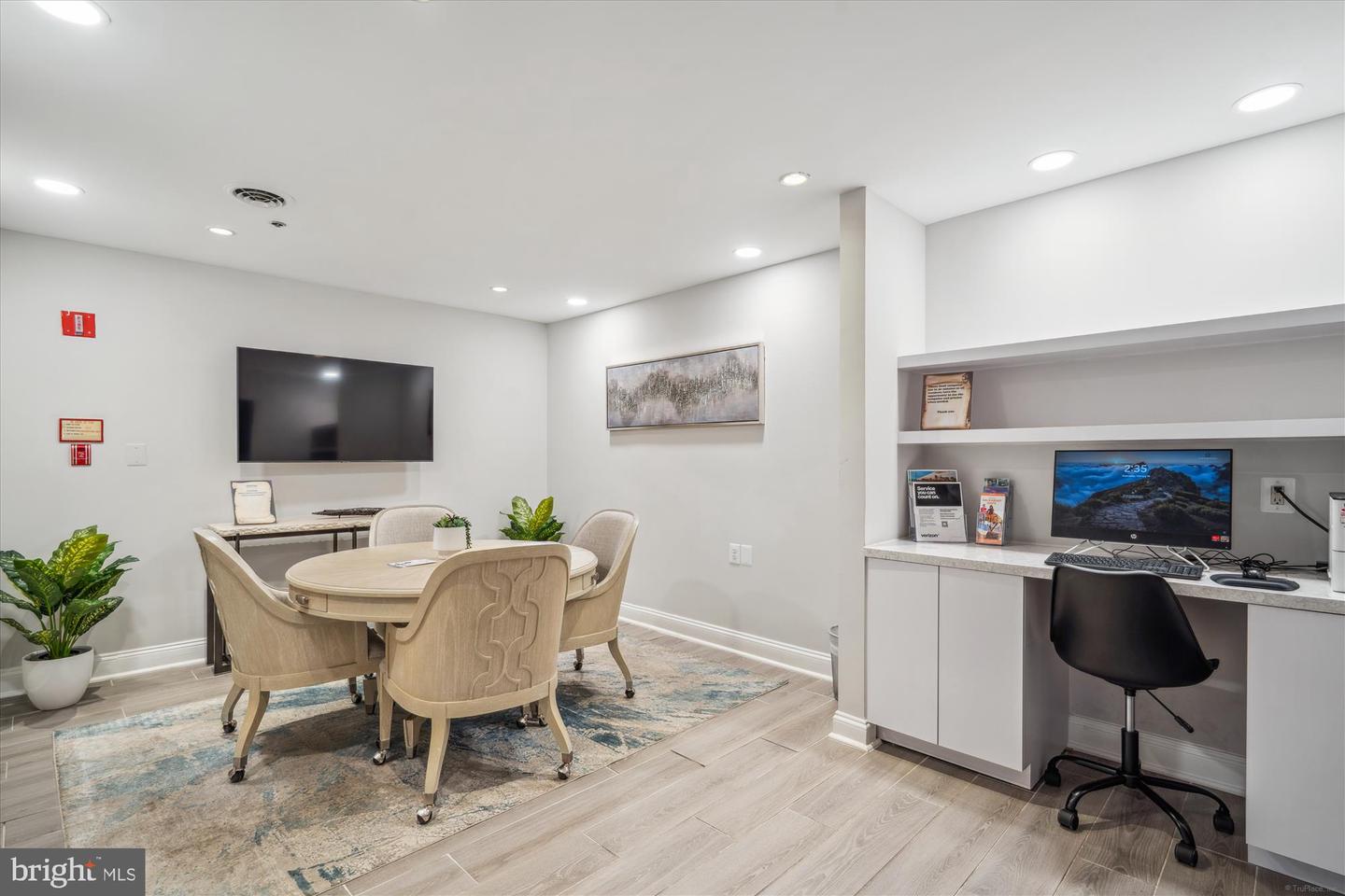 1001 N VERMONT ST #812, ARLINGTON, Virginia 22201, 1 Bedroom Bedrooms, ,1 BathroomBathrooms,Residential,For sale,1001 N VERMONT ST #812,VAAR2057842 MLS # VAAR2057842
