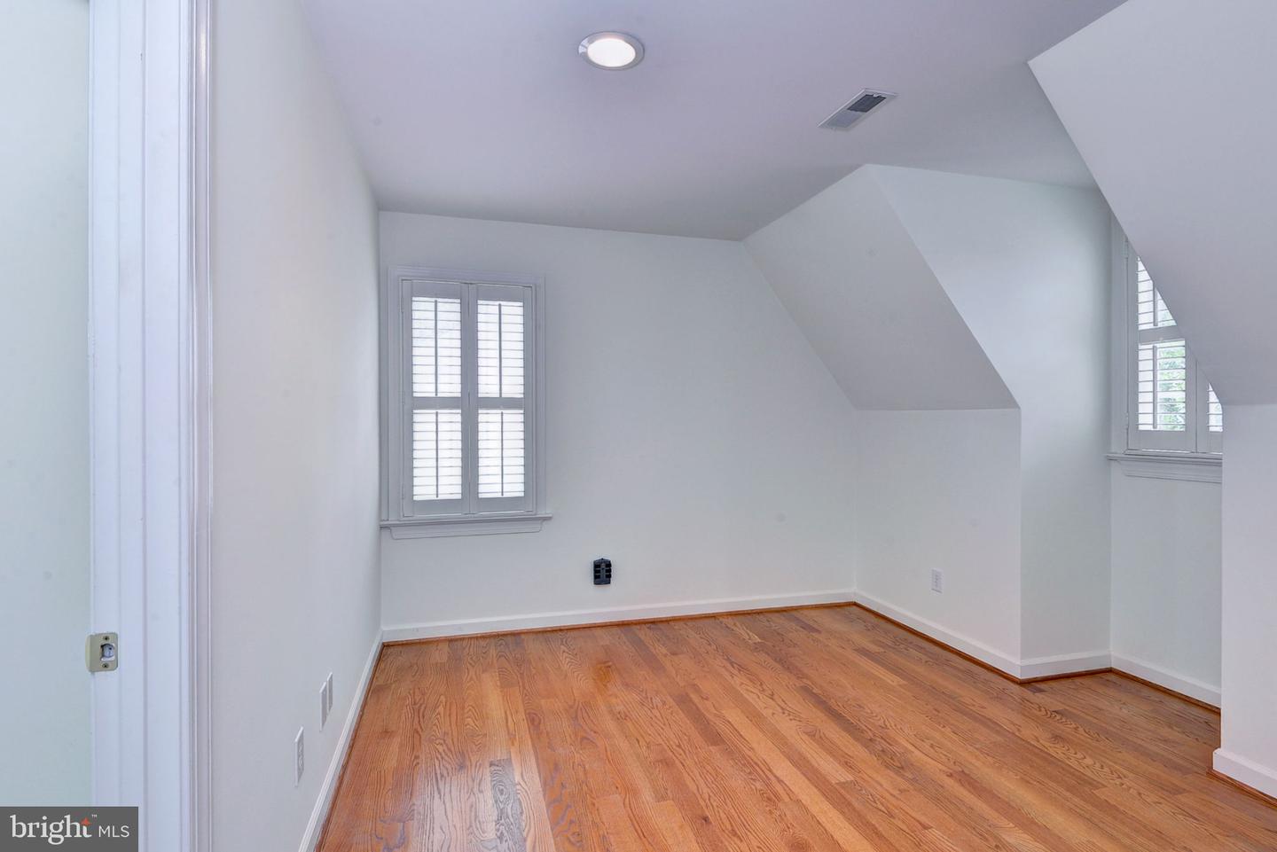 3609 BRADINTON, WILLIAMSBURG, Virginia 23188, 4 Bedrooms Bedrooms, 8 Rooms Rooms,3 BathroomsBathrooms,Residential,For sale,3609 BRADINTON,VAJC2000454 MLS # VAJC2000454