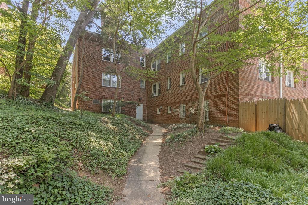 4027 BENTON ST NW #101, WASHINGTON, District Of Columbia 20007, ,1 BathroomBathrooms,Residential,For sale,4027 BENTON ST NW #101,DCDC2201638 MLS # DCDC2201638